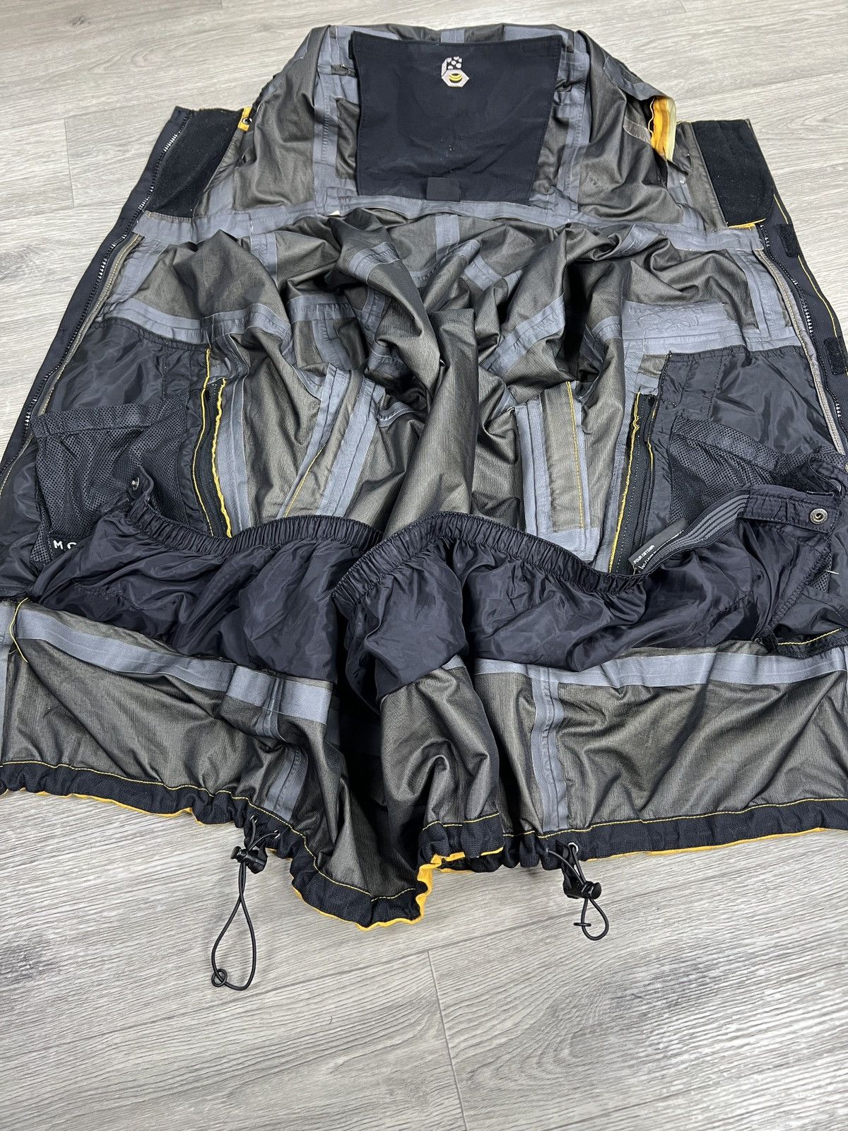 Mountain Hardwear Mountain Hardwear Gore Tex XCR Jacket Size L gorpcore Size US L / EU 52-54 / 3 - 21 Thumbnail