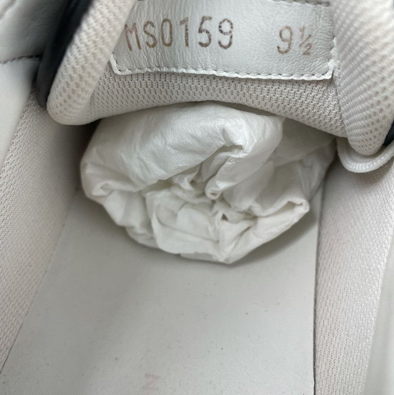 Louis Vuitton Louis Vuitton Black and White Sneaker - Size US 10.5 / EU 43-44 - 5 Thumbnail