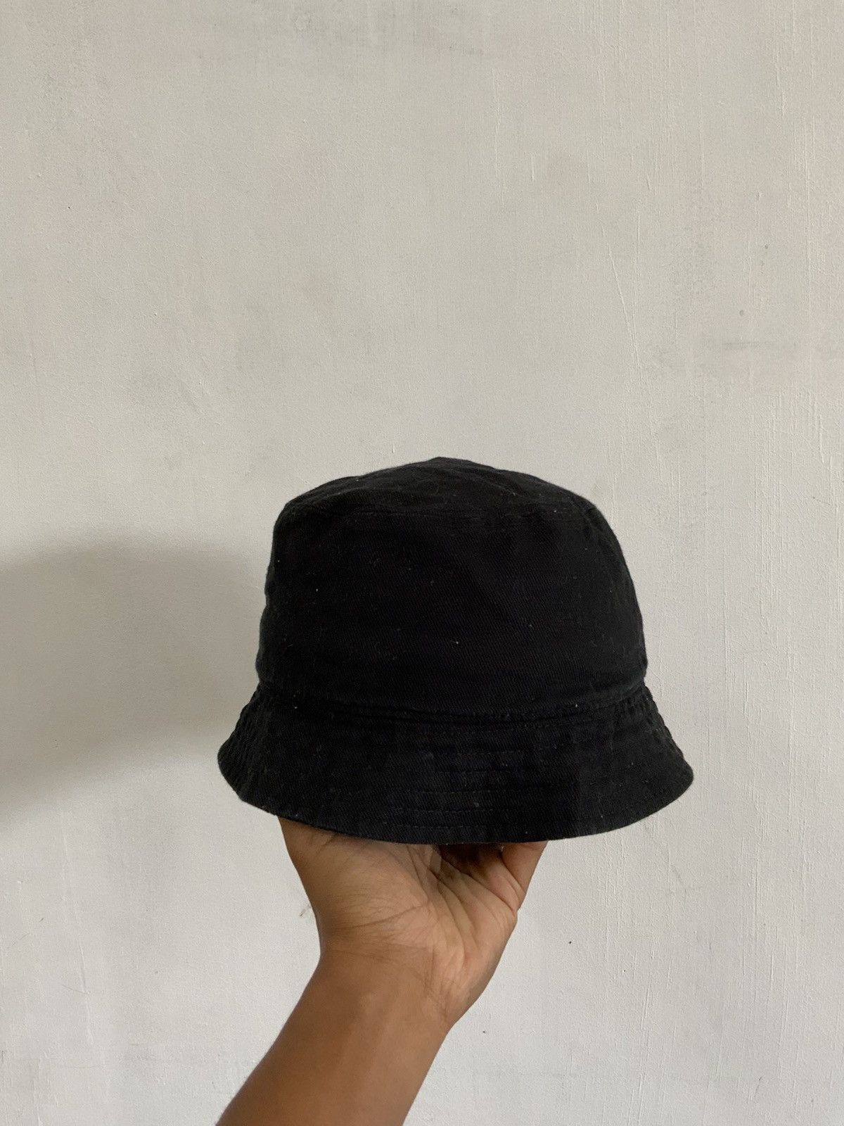 H&M H&M Black Plain Streetwear Outdoor Bucket Hat Size ONE SIZE - 3 Thumbnail
