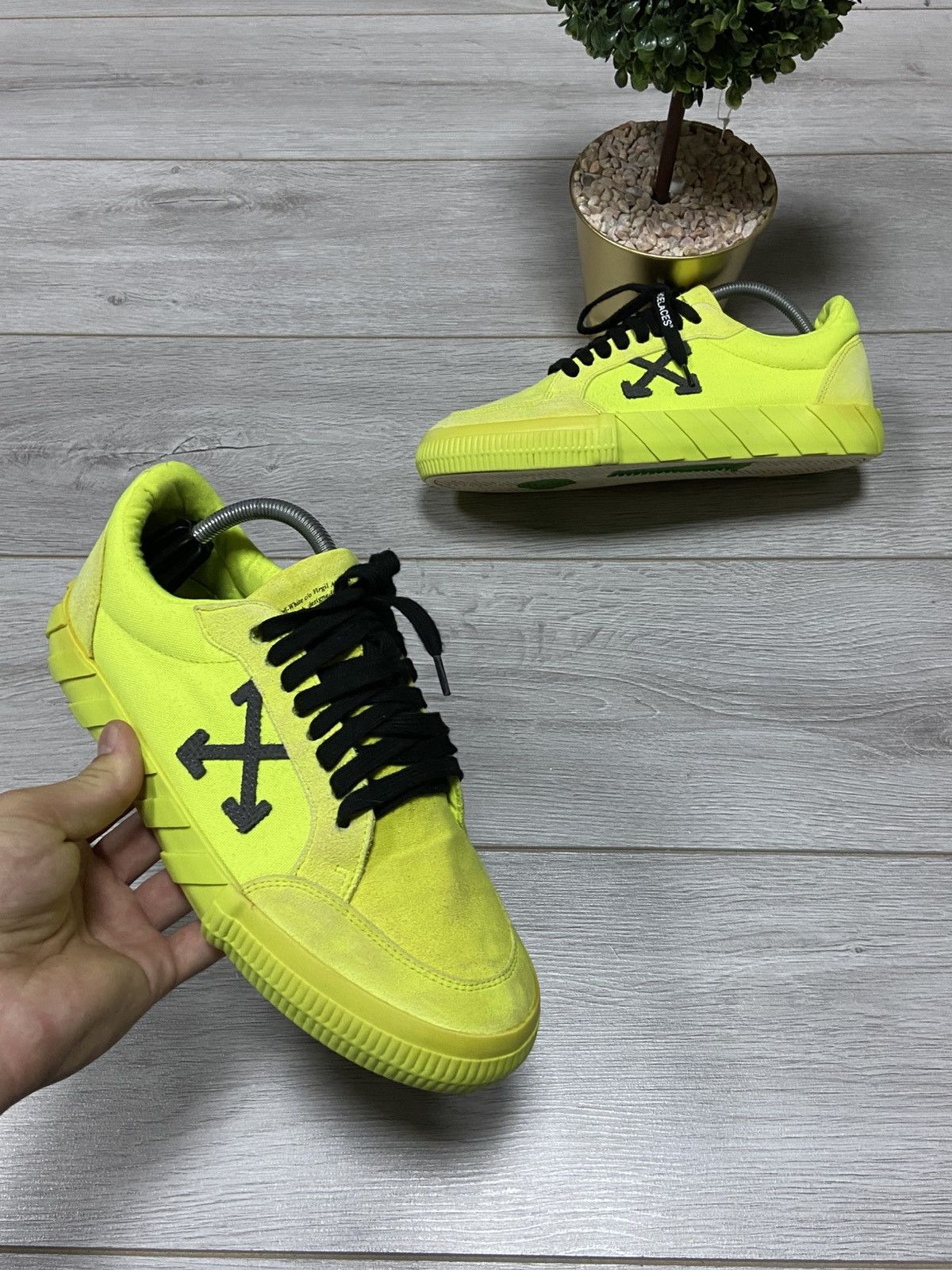 Off-White Off-White 2013 green vulcanized Virgil Abloh arrows shoes 42 Size US 9 / EU 42 - 1 Thumbnail