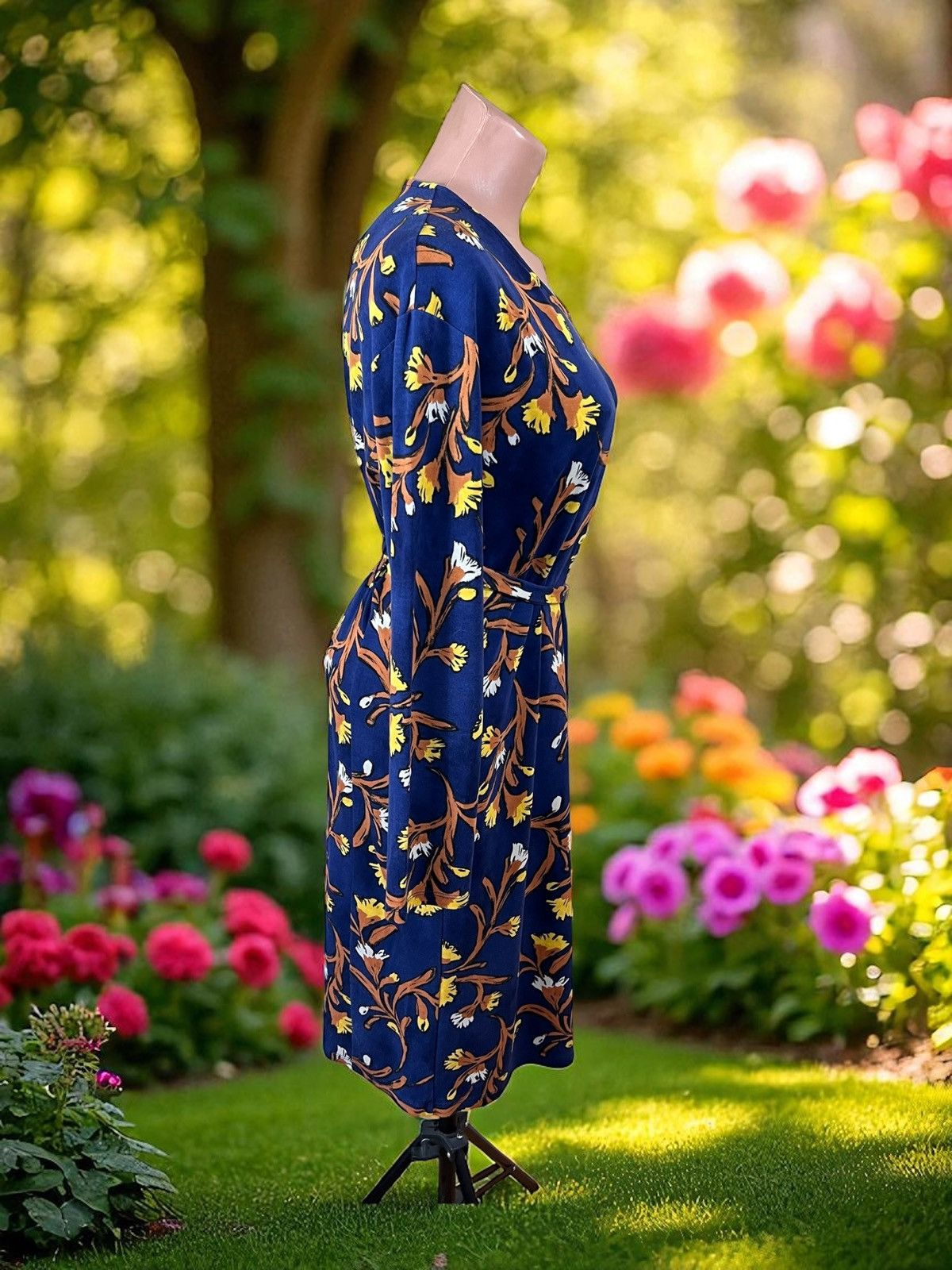 Weekend Max Mara Weekend Max Mara floral dress size M/L Size M / US 6-8 / IT 42-44 - 2 Thumbnail