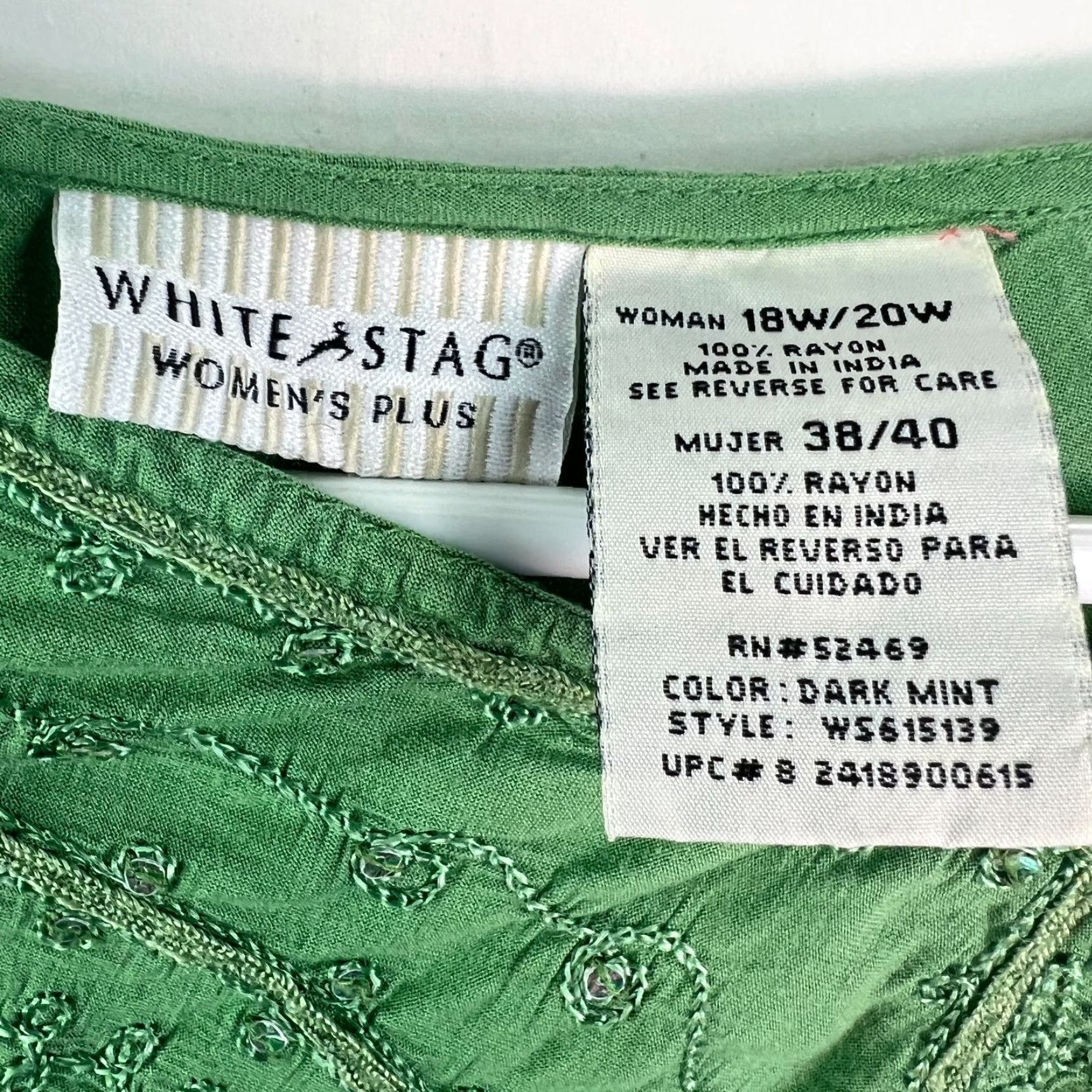 Vintage VINTAGE White Stag Womens Green Long Sleeve V Neck Blouse Plus Size 18W Rayon Casual Size XXL / US 16-18 / IT 52-54 - 5 Thumbnail