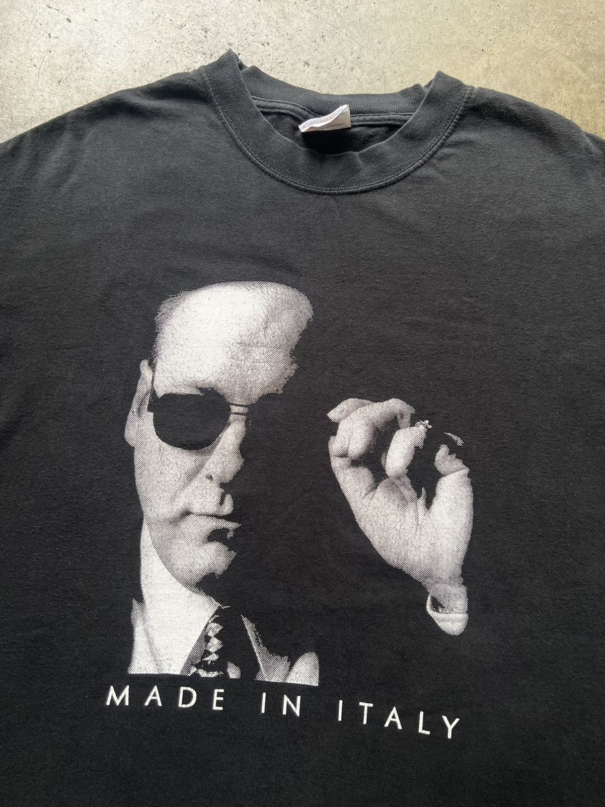 Vintage ‘00s The Sopranos Made In Italy Tee Shirt James Gandolfini Size US L / EU 52-54 / 3 - 3 Thumbnail
