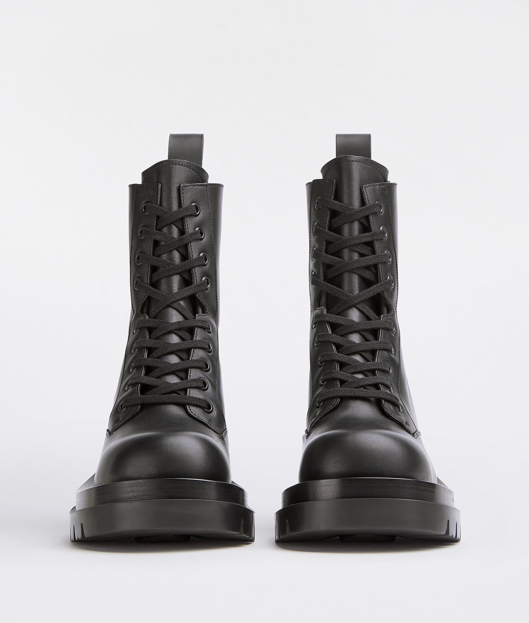 Bottega Veneta o1s1rm1025 Lug Ankle Boots in Black Size US 8.5 / IT 38.5 - 2 Thumbnail