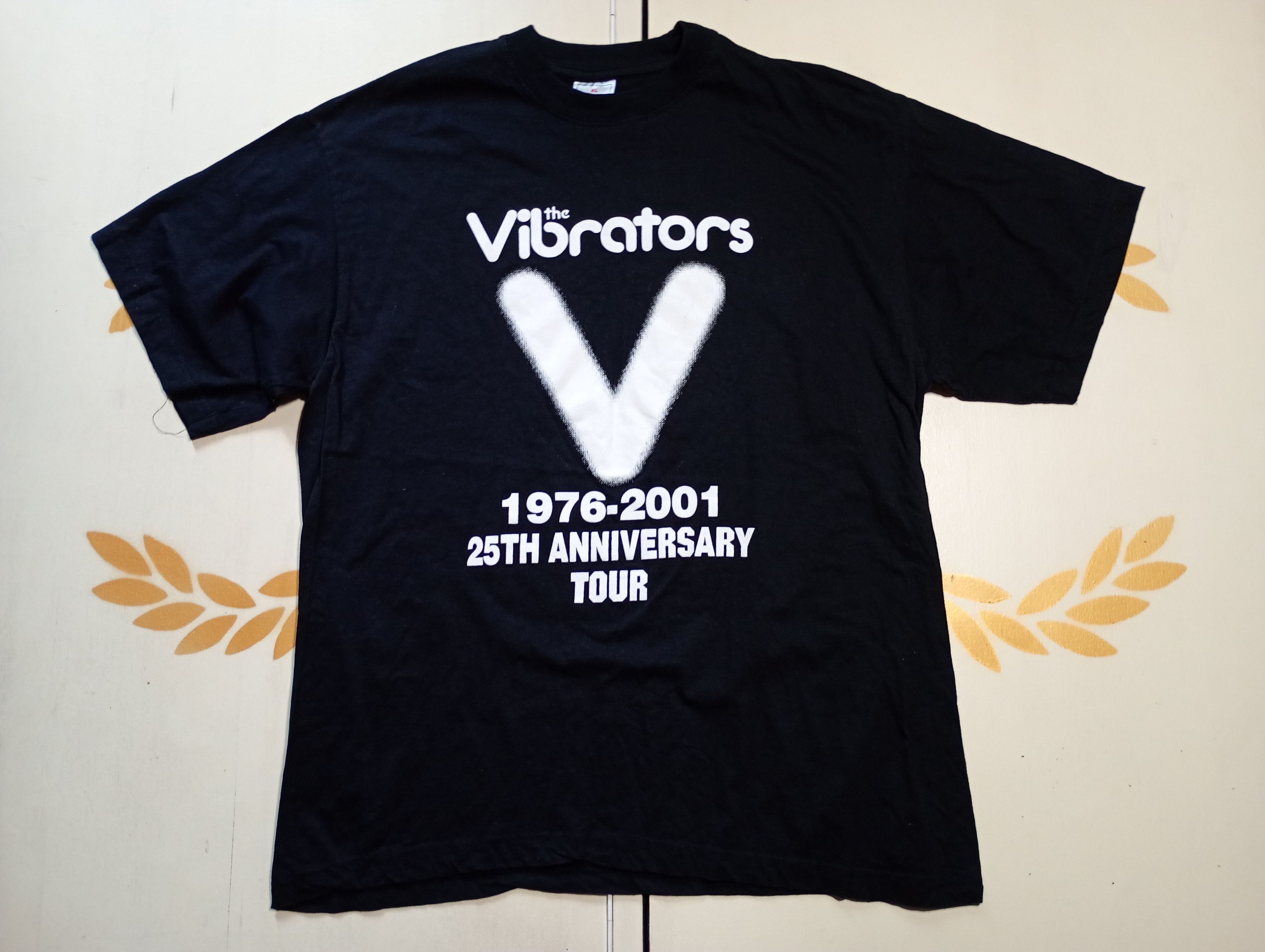 Band Tees The Vibrators 25th Anniversary Tour 2001 T-Shirt Size US XL / EU 56 / 4 - 1 Thumbnail