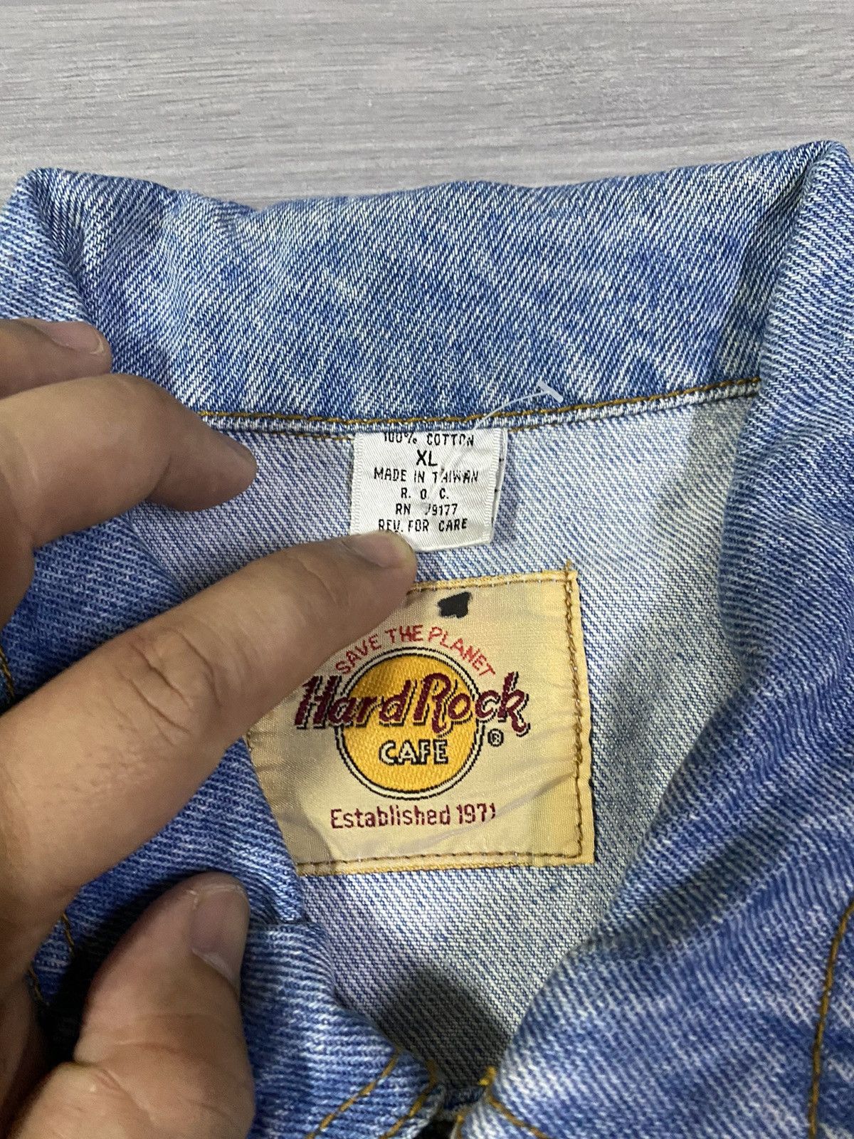 Hard Rock Cafe Vintage Hard Rock Cafe Paris Save The Planet Denim Jacket Size US XL / EU 56 / 4 - 16 Thumbnail