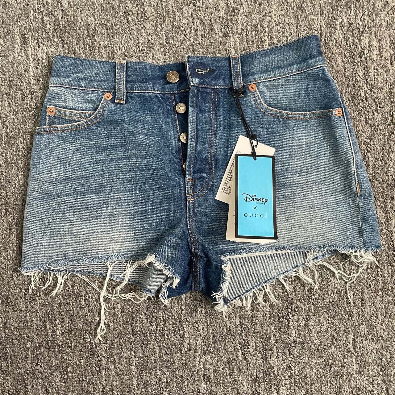 Gucci Gucci x Disney Donald Duck Shorts Size 23" - 1 Thumbnail