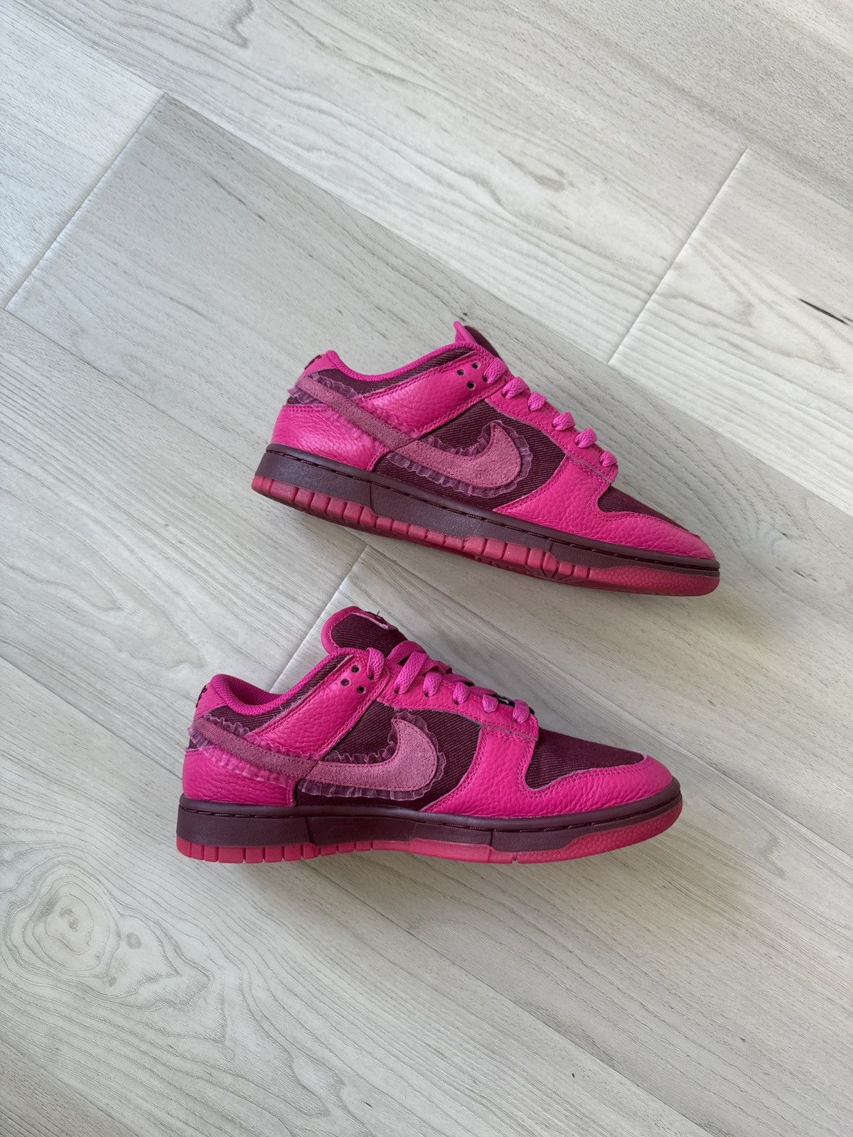 Nike Nike Dunk Low Valentine's Day (2022) (Women's) Size US 8.5 / IT 38.5 - 6 Thumbnail