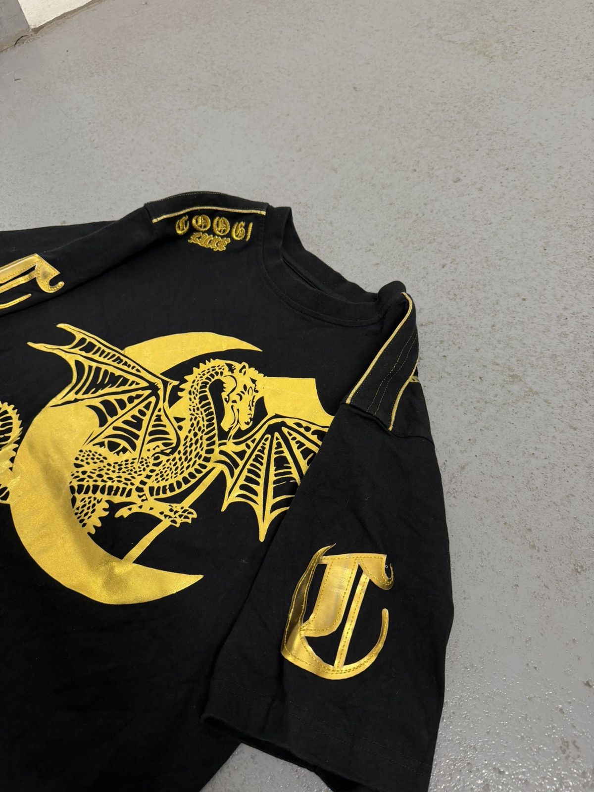 Coogi Vintage 00s Coogi Gold Dragon Thick Blend T-Shirt Size US M / EU 48-50 / 2 - 7 Thumbnail