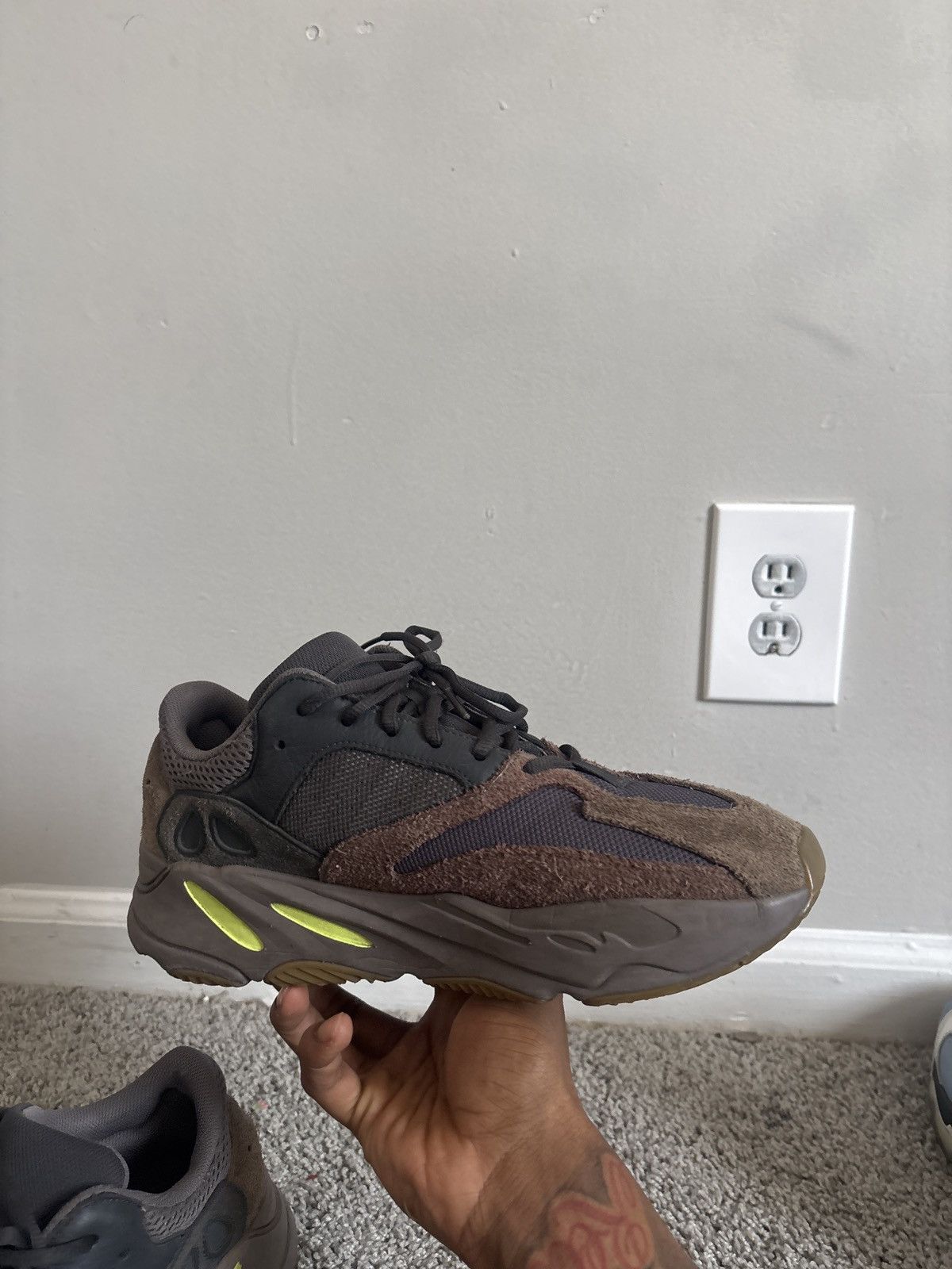Adidas yeezy 700 mauve Size US 12 / EU 45 - 3 Thumbnail