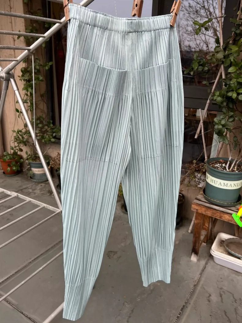Issey Miyake Issey Miyake size:3 Blue-gray pleated puff pants Size 22" - 2 Thumbnail