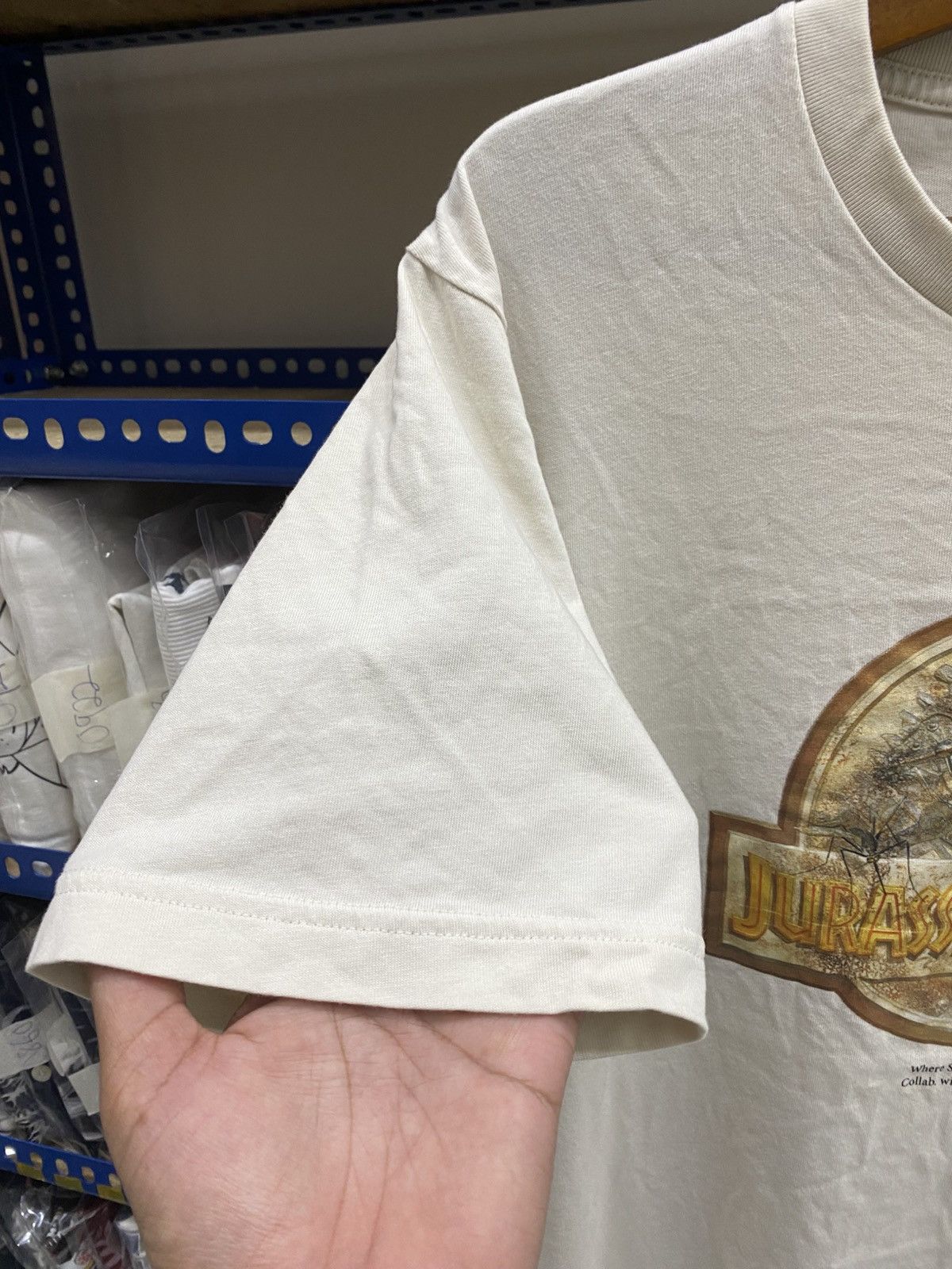 Uniqlo UNIQLO X JURASSIC WORLD X HAJIME SORAYAMA Size US L / EU 52-54 / 3 - 6 Thumbnail