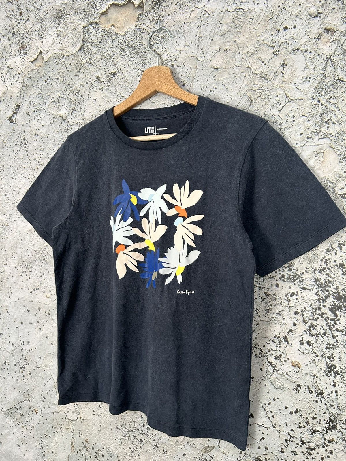 Uniqlo Uniqlo Flowers Graphic Tee Japanese Streetwear Size US S / EU 44-46 / 1 - 2 Thumbnail