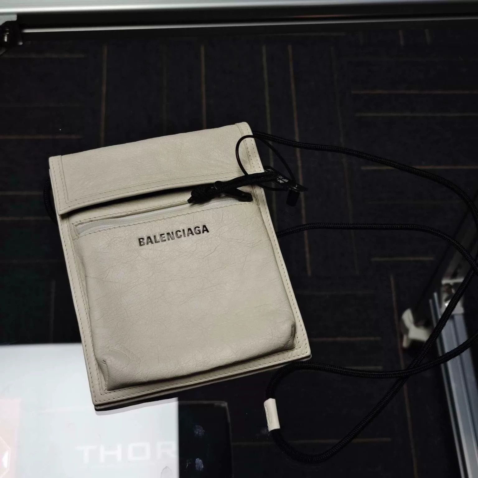 Balenciaga Balenciaga Lambskin Multi-Card Crossbody Bag Size ONE SIZE - 2 Thumbnail