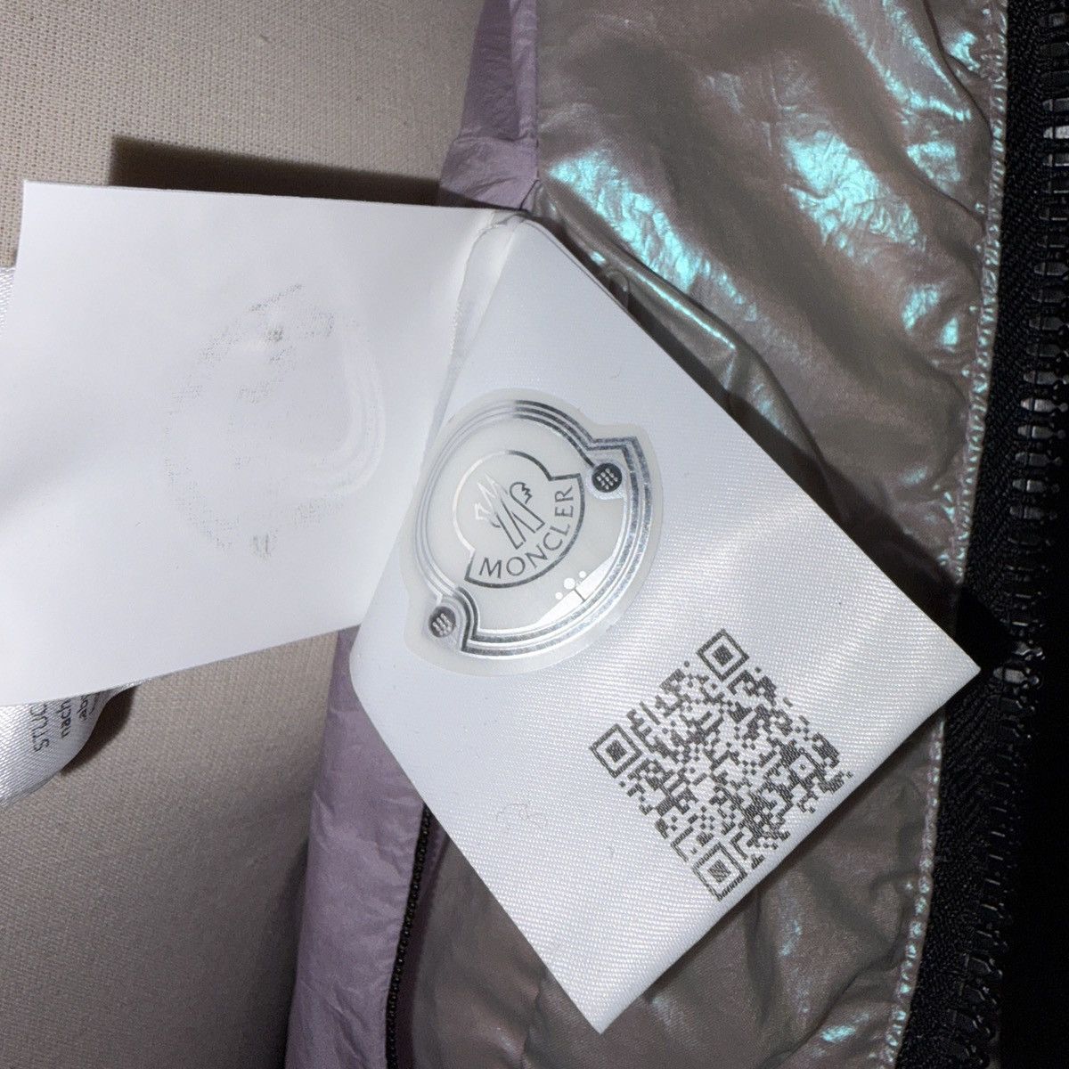 1017 ALYX 9SM × Moncler Rare 1017 alyx 9sm rainbow glossy down jacket Size ONE SIZE - 8 Thumbnail