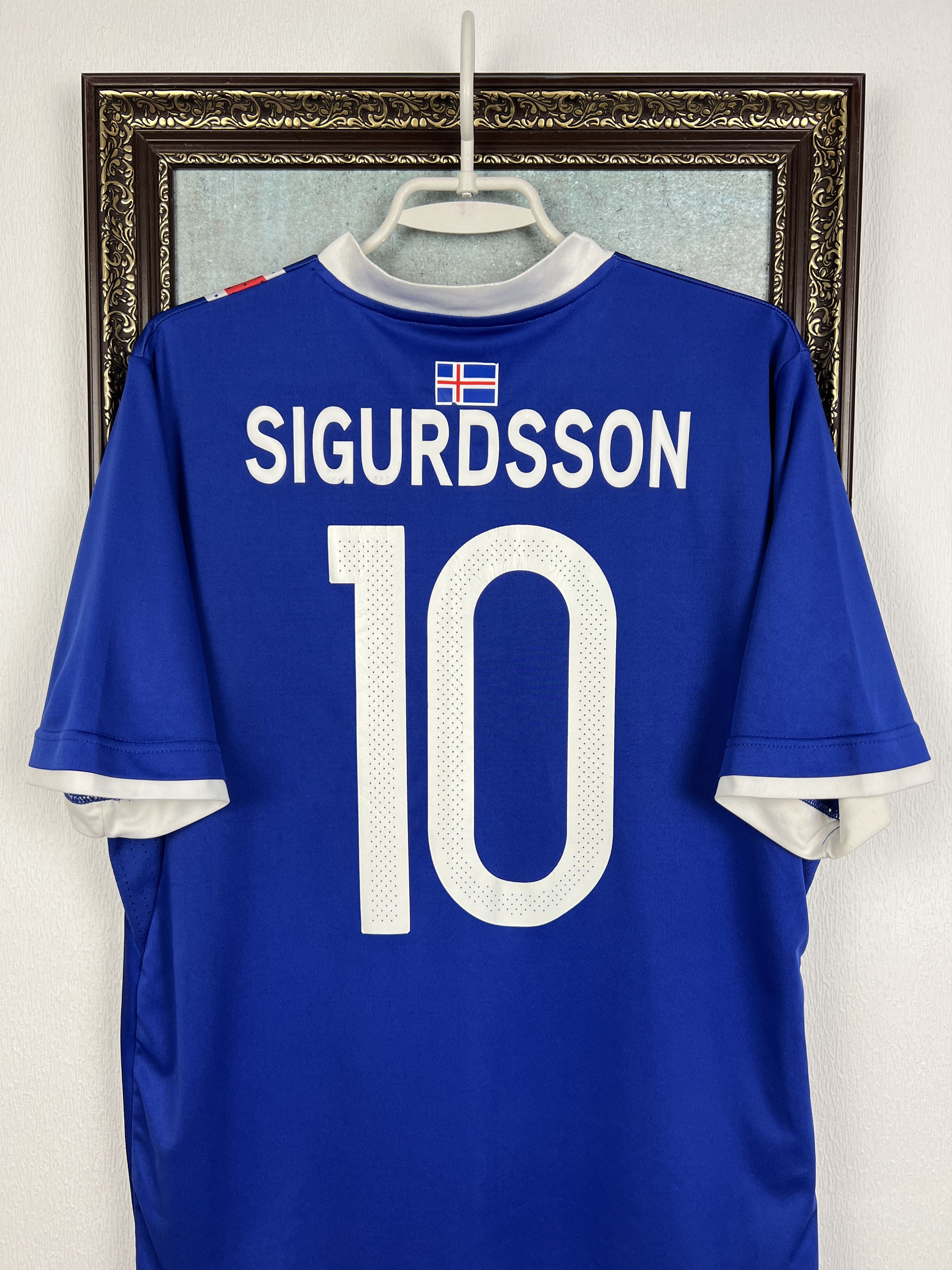 Errea Iceland 2016 Football Shirt Soccer #10 Sigurdsson Jersey Size US L / EU 52-54 / 3 - 9 Thumbnail