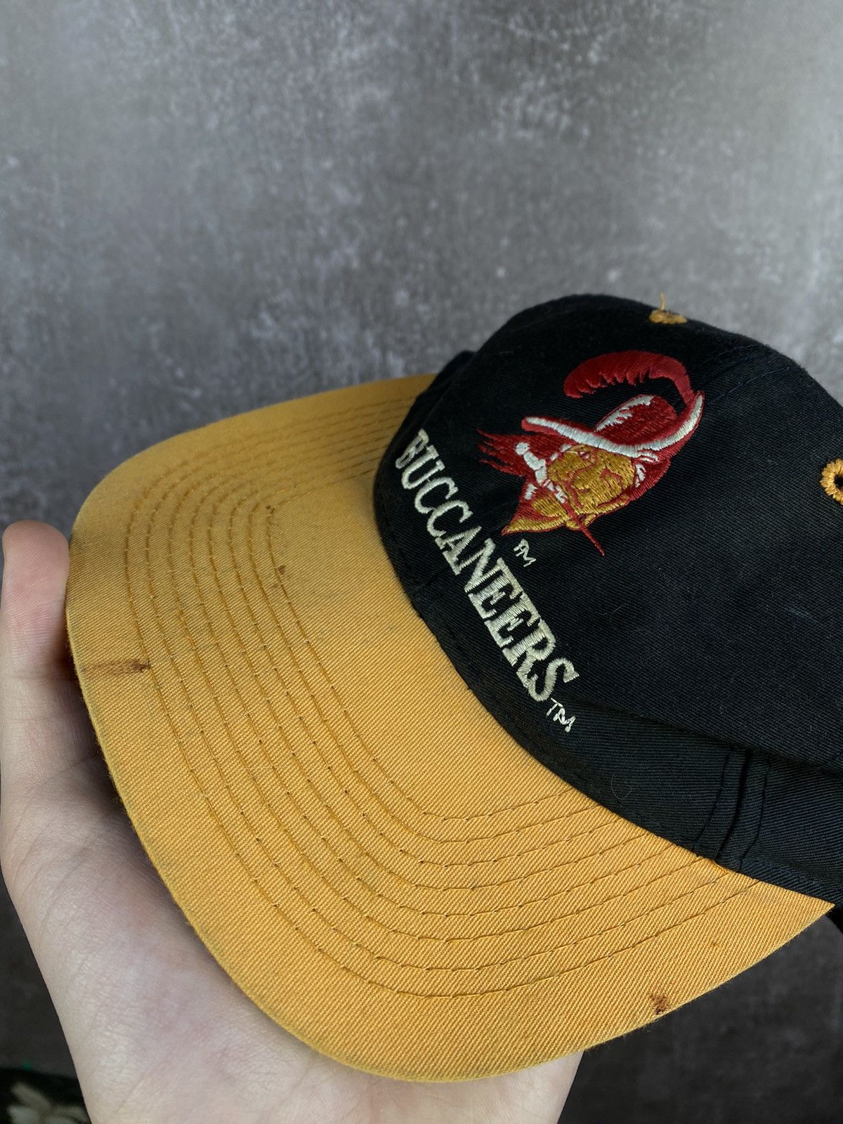 Logo 7 × NFL × Vintage Vintage Logo 7 Buccaneers Tampa Bay Size ONE SIZE - 4 Thumbnail