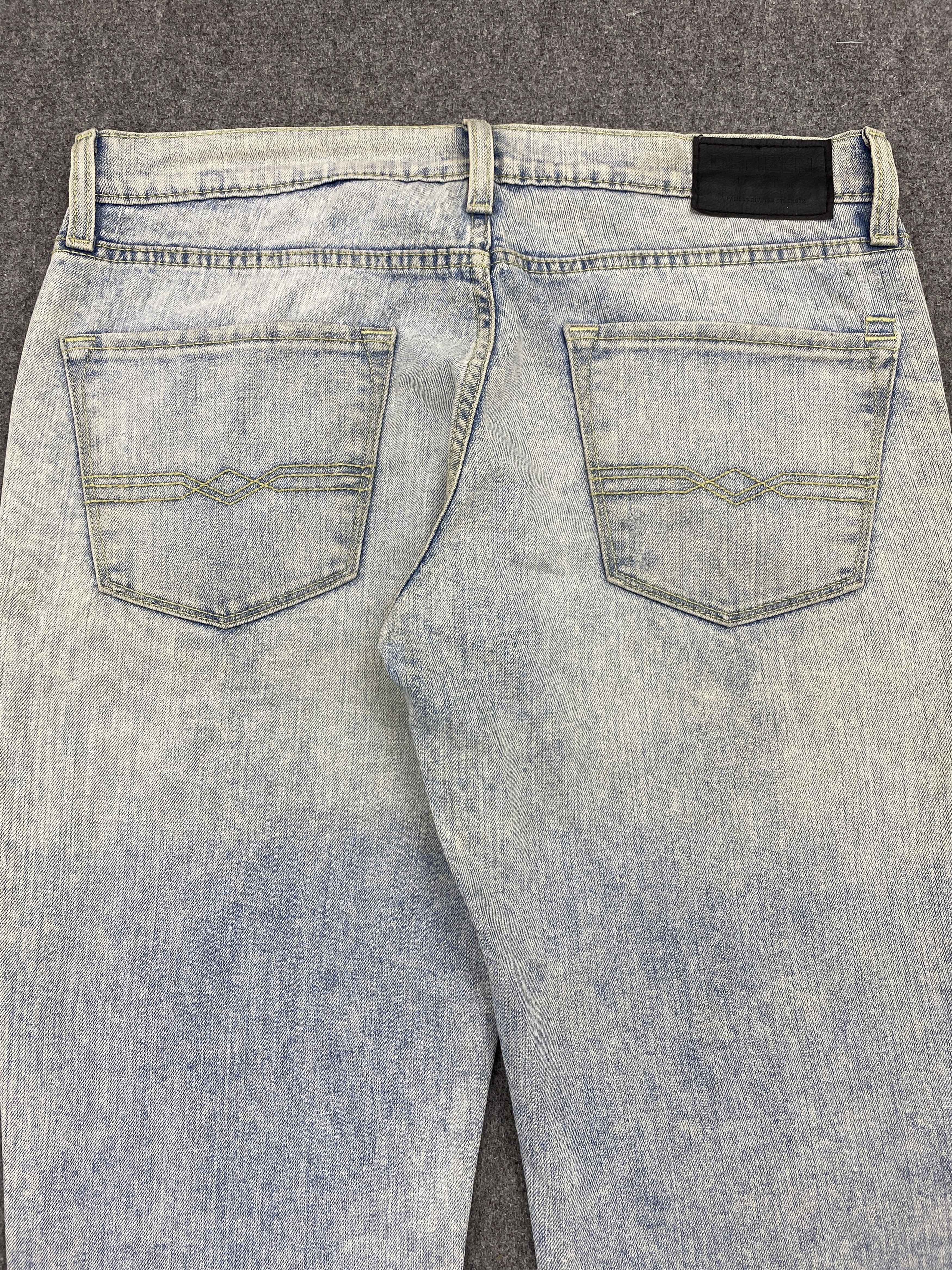 Levi's Vintage Levis Denizen Light Wash Jeans 34x29 S0030 Size US 34 / EU 50 - 4 Thumbnail