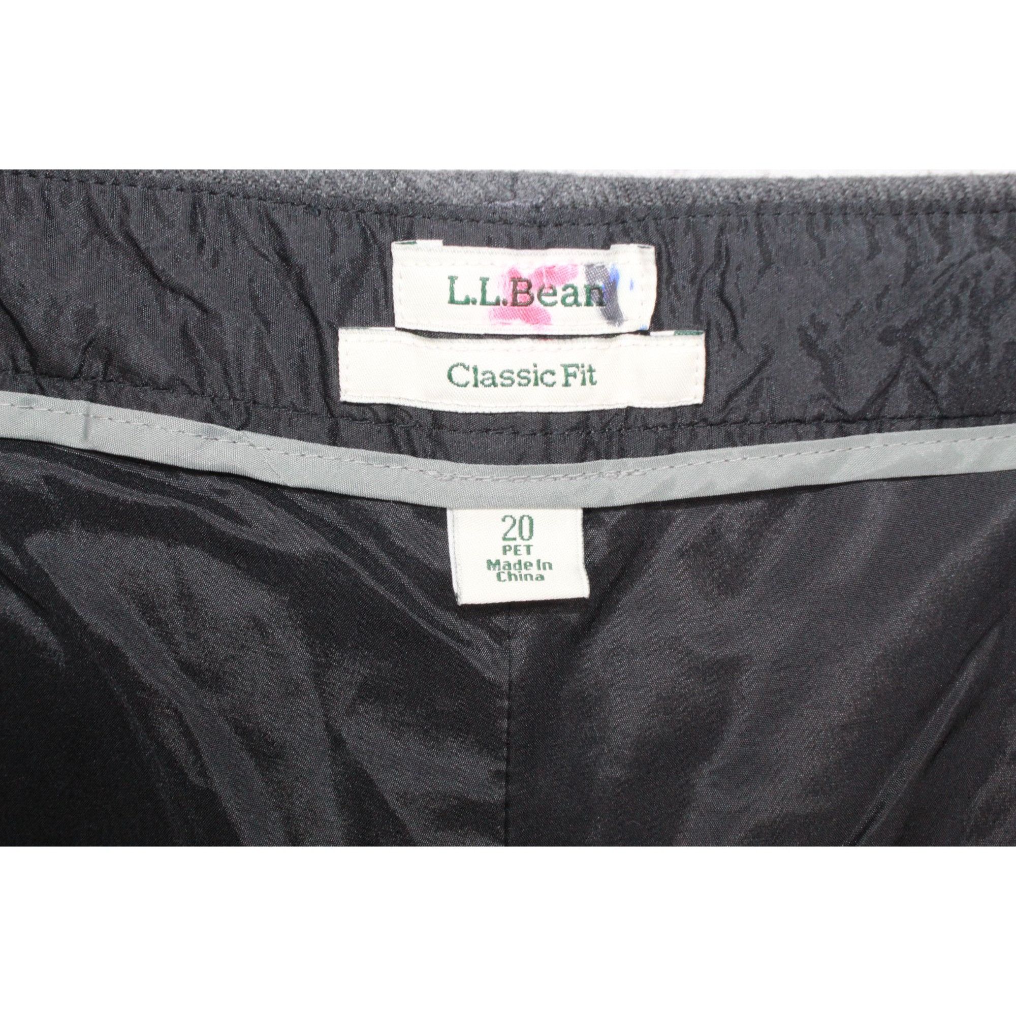 L.L. Bean LL Bean Classic Fit Straight Leg Dress Work Pants 20 Pet Size 42" / US 20 - 7 Thumbnail