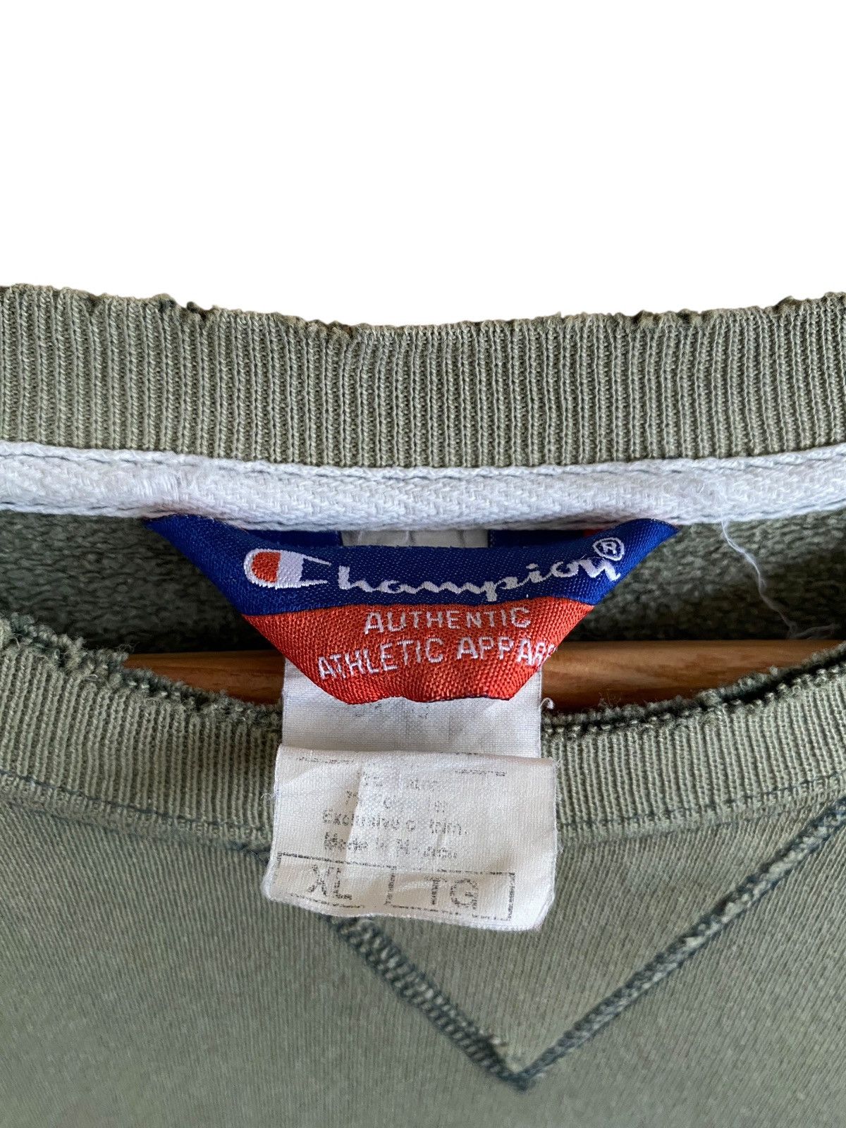 Champion Rare Vintage Champion Ohio Distressed Baggy Sweatshirt 1990s Size US XL / EU 56 / 4 - 10 Thumbnail