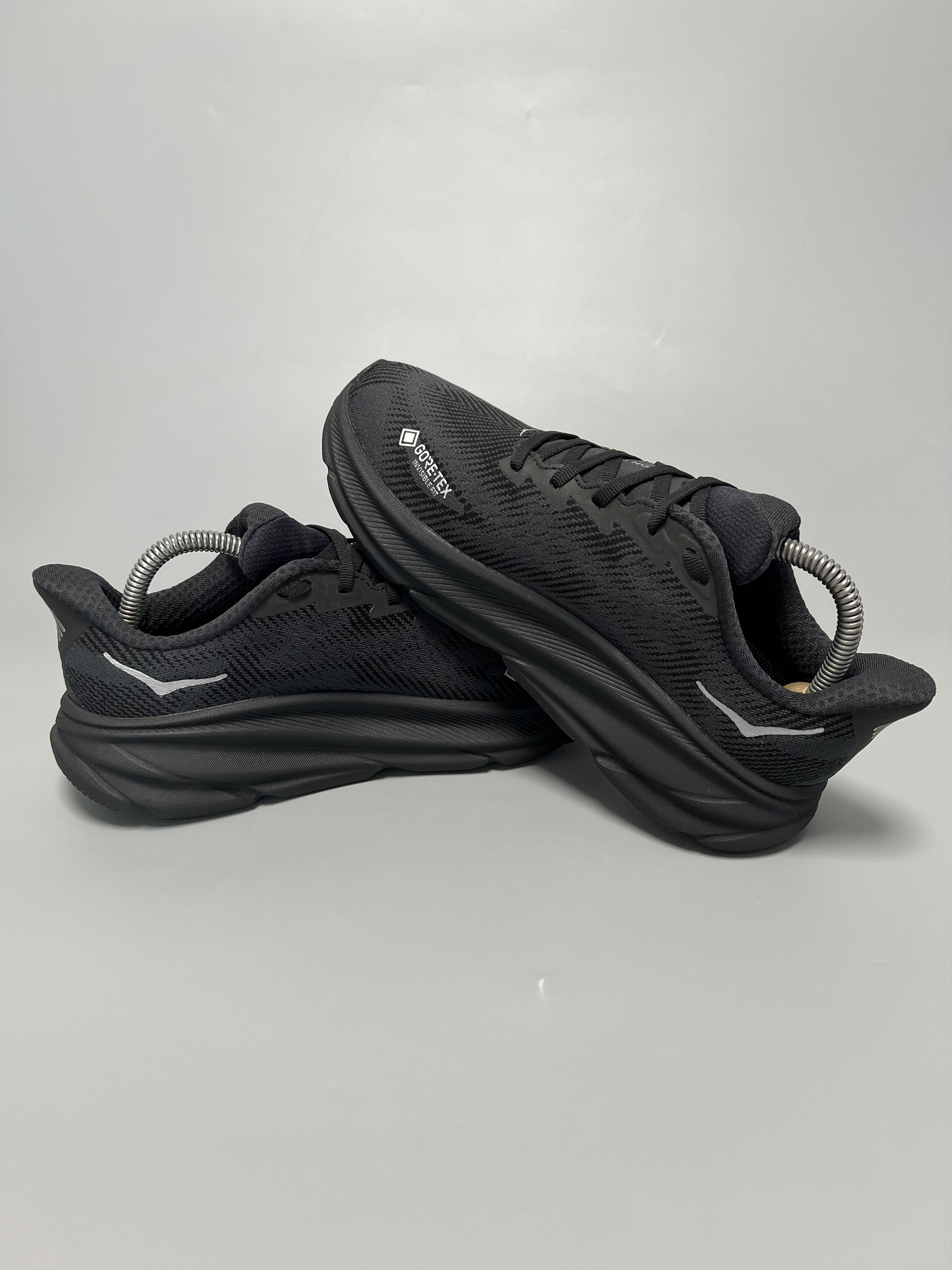 Goretex 7B Hoka One One Clifton 9 GTX Women’s Running Shoes Size US 7 / IT 37 - 5 Thumbnail