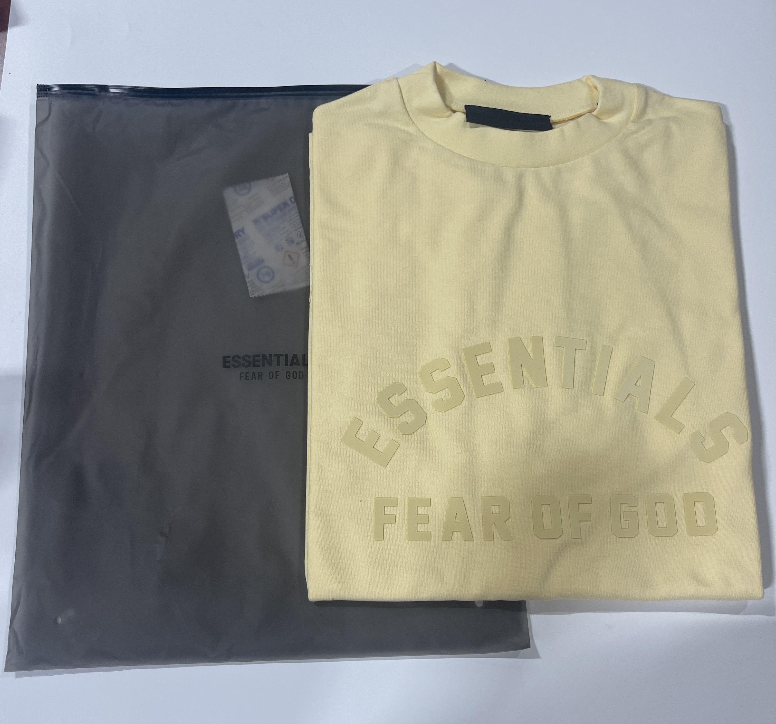 Fear of God Fear of God Essentials Heavy Jersey Tee Garden Yellow (XL) Size US XL / EU 56 / 4 - 4 Thumbnail