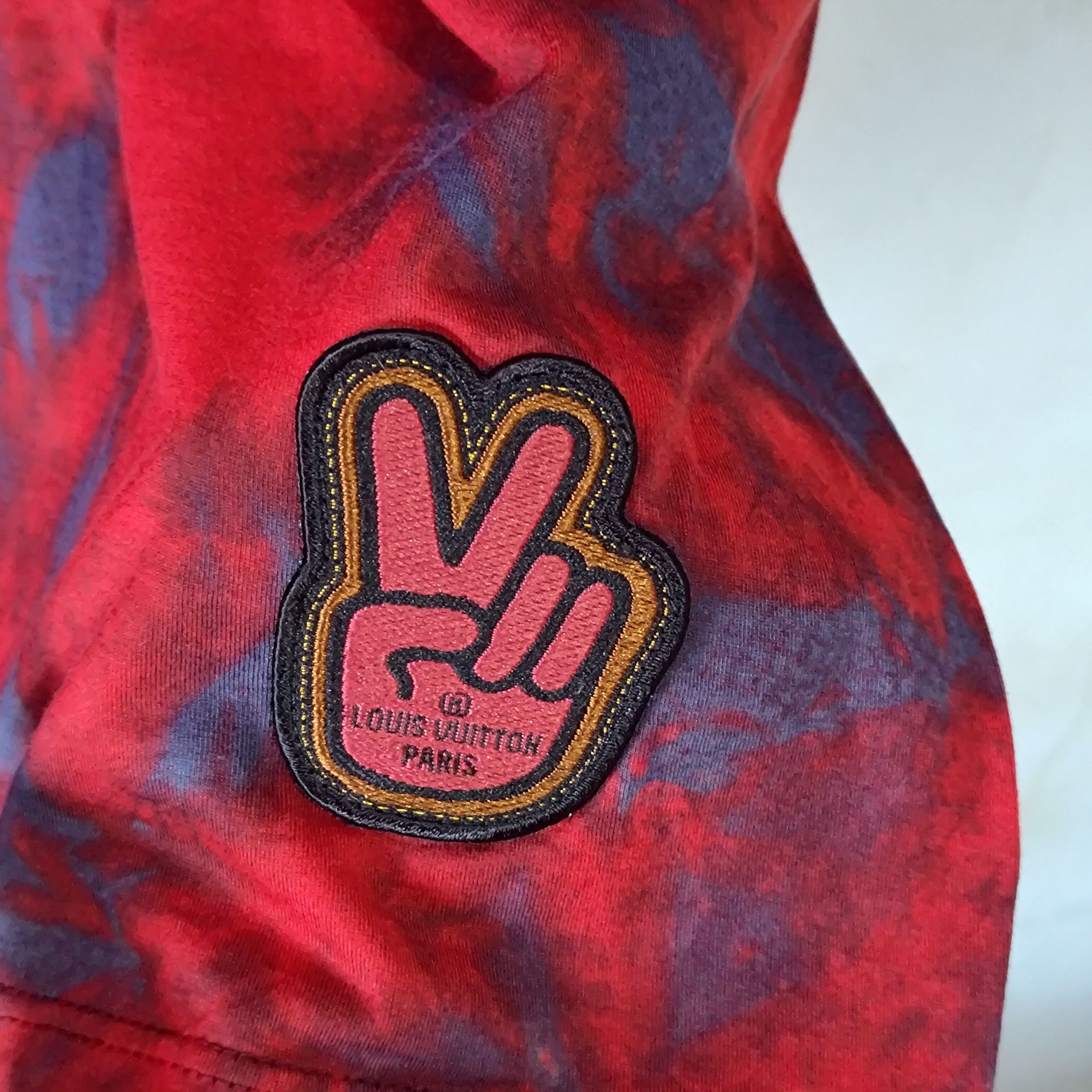 Louis Vuitton Red tyday Size US L / EU 52-54 / 3 - 2 Thumbnail