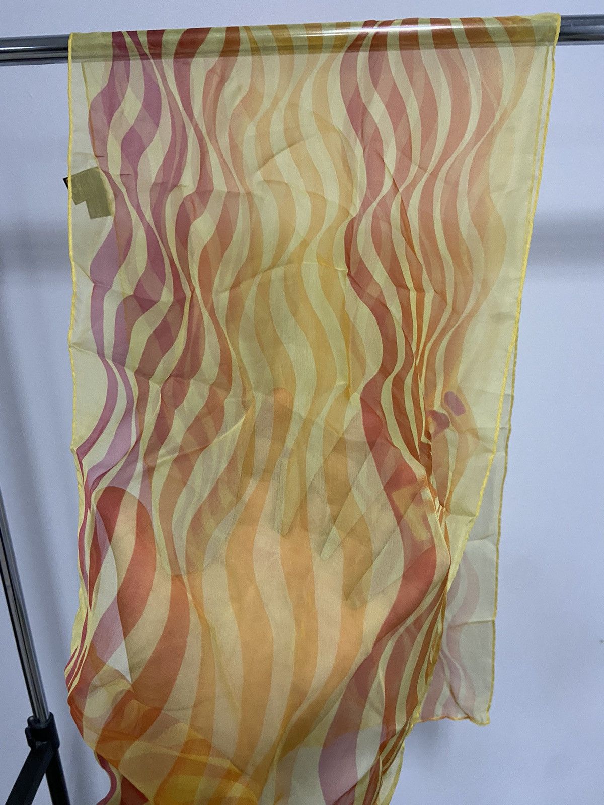 Fendi Fendi silk scarf patterns waves luxury logo FF Size ONE SIZE - 6 Thumbnail