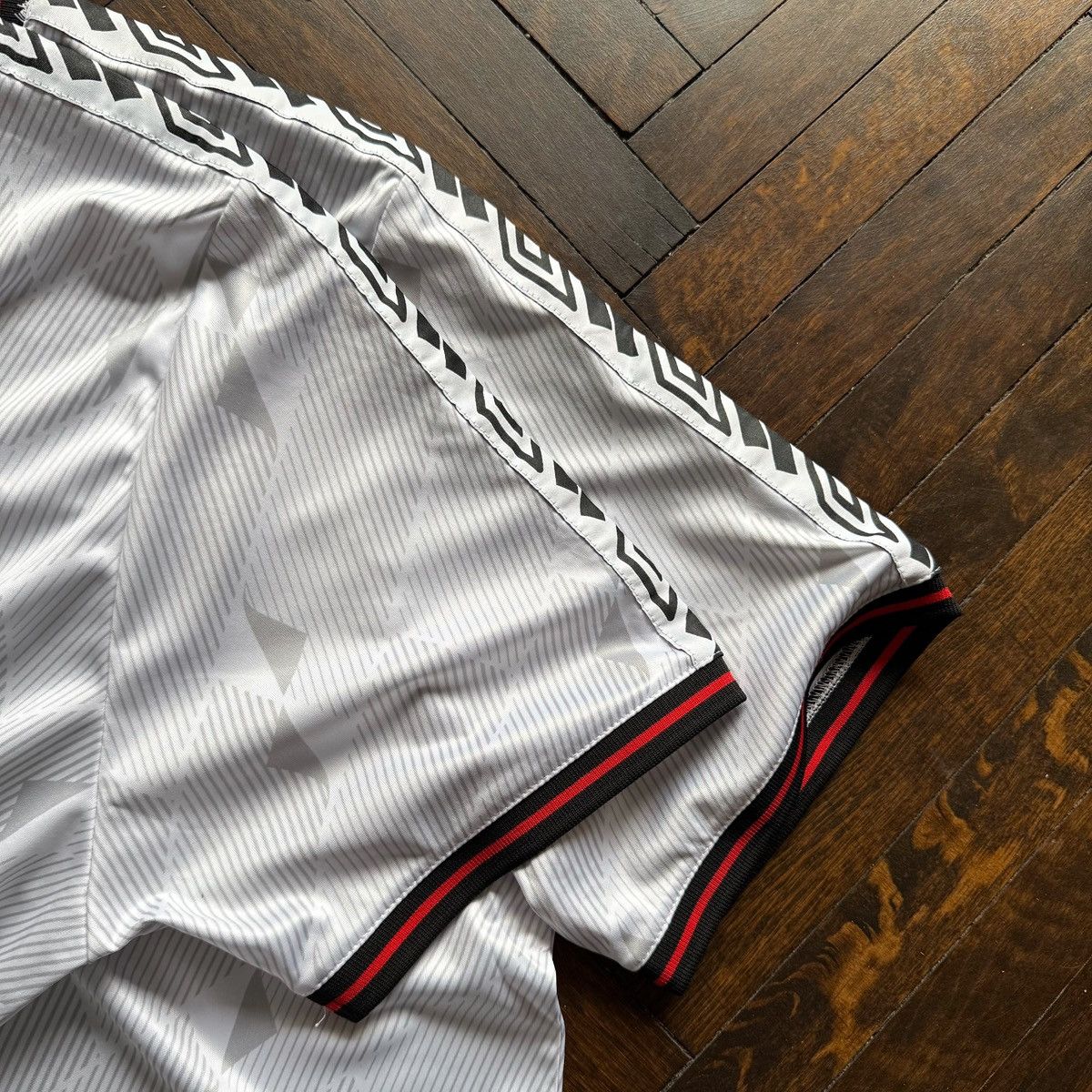 Umbro Umbro Carling Mens White Football Jersey Soccer Shirt Size US L / EU 52-54 / 3 - 4 Thumbnail