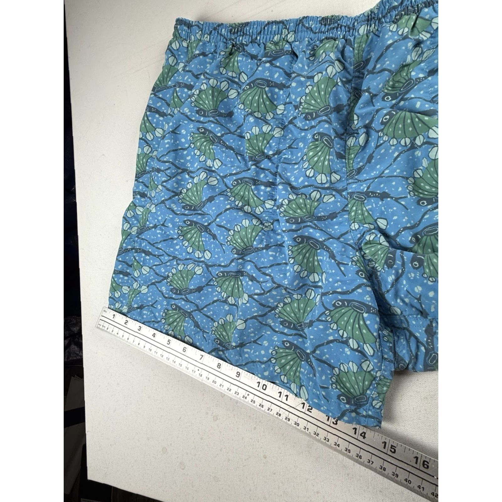 Patagonia Patagonia Shorts Men XL Blue Baggies Longs Hexy Fish Drawstring Pockets Logo Nylon Polyester Swim Trunks Size US 36 / EU 52 - 6 Thumbnail