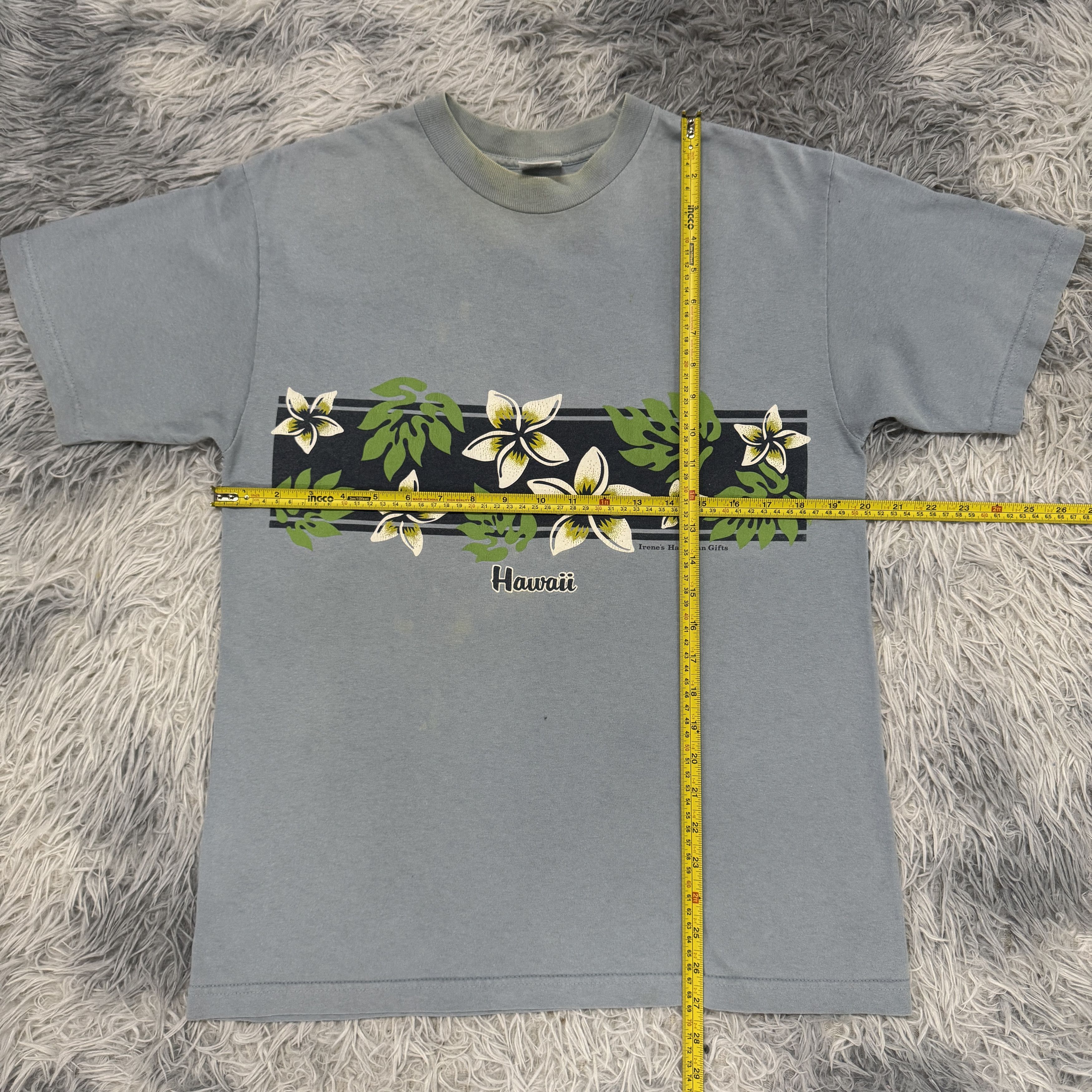 Vintage Vintage Faded Hawaii Design Featuring Plumeria Flowers Tee Size US M / EU 48-50 / 2 - 8 Thumbnail