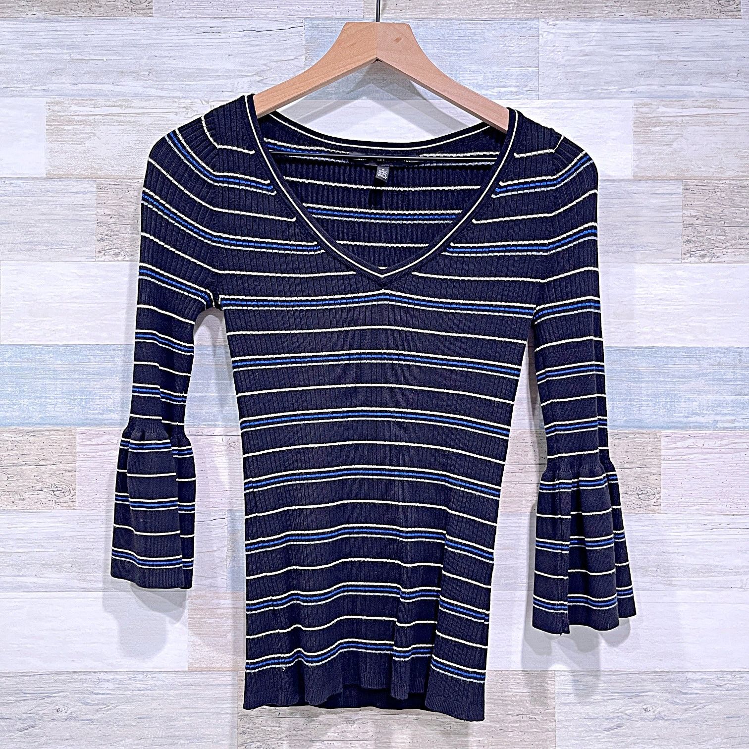 White House Black Market White House Black Market Ribbed Fitted SweaterWomens Small Size S / US 4 / IT 40 - 1 Thumbnail