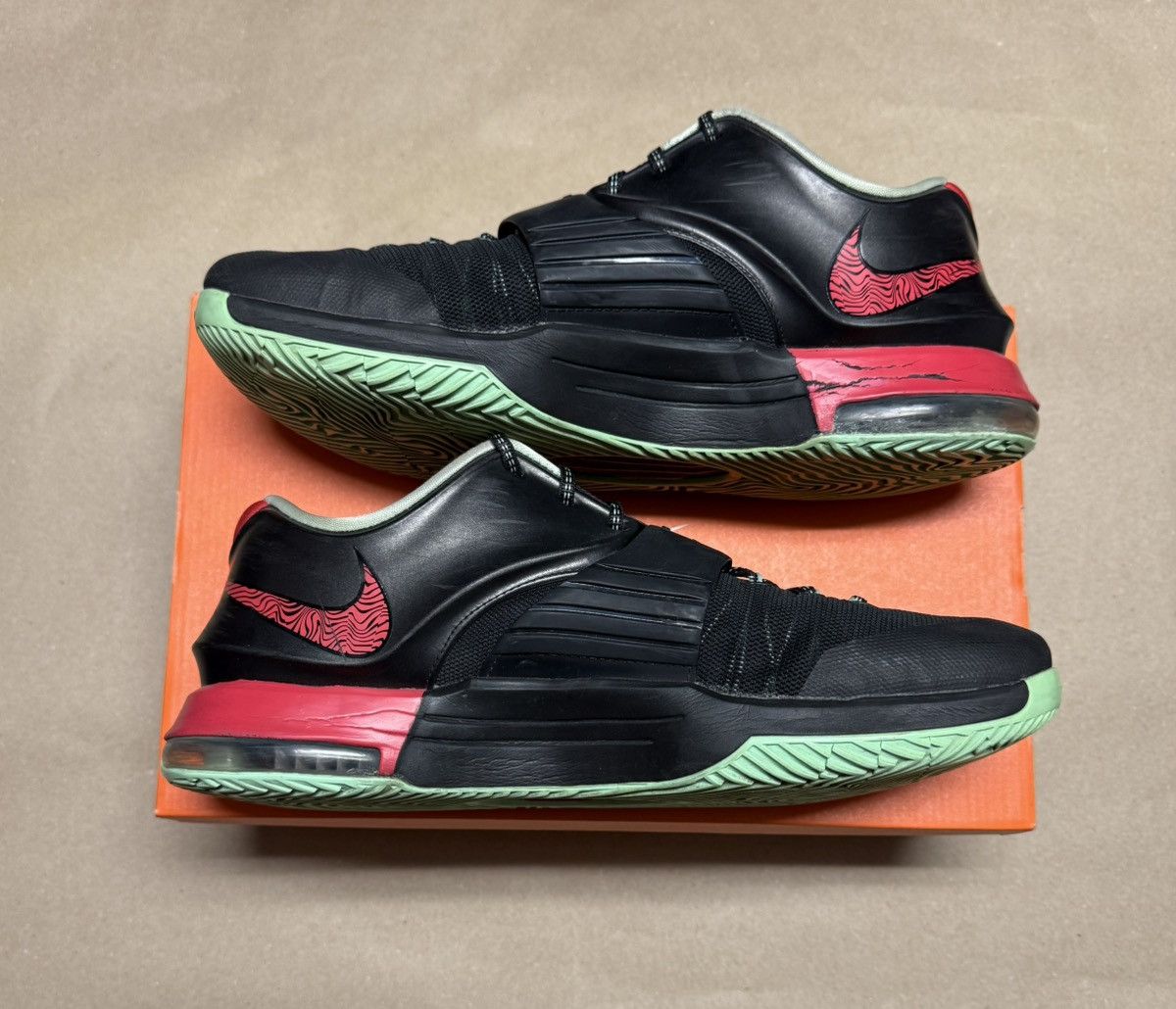 Nike Nike KD 7 VII Good Apples Kevin Durant men’s size 14 Rare! Size US 14 / EU 47 - 2 Thumbnail