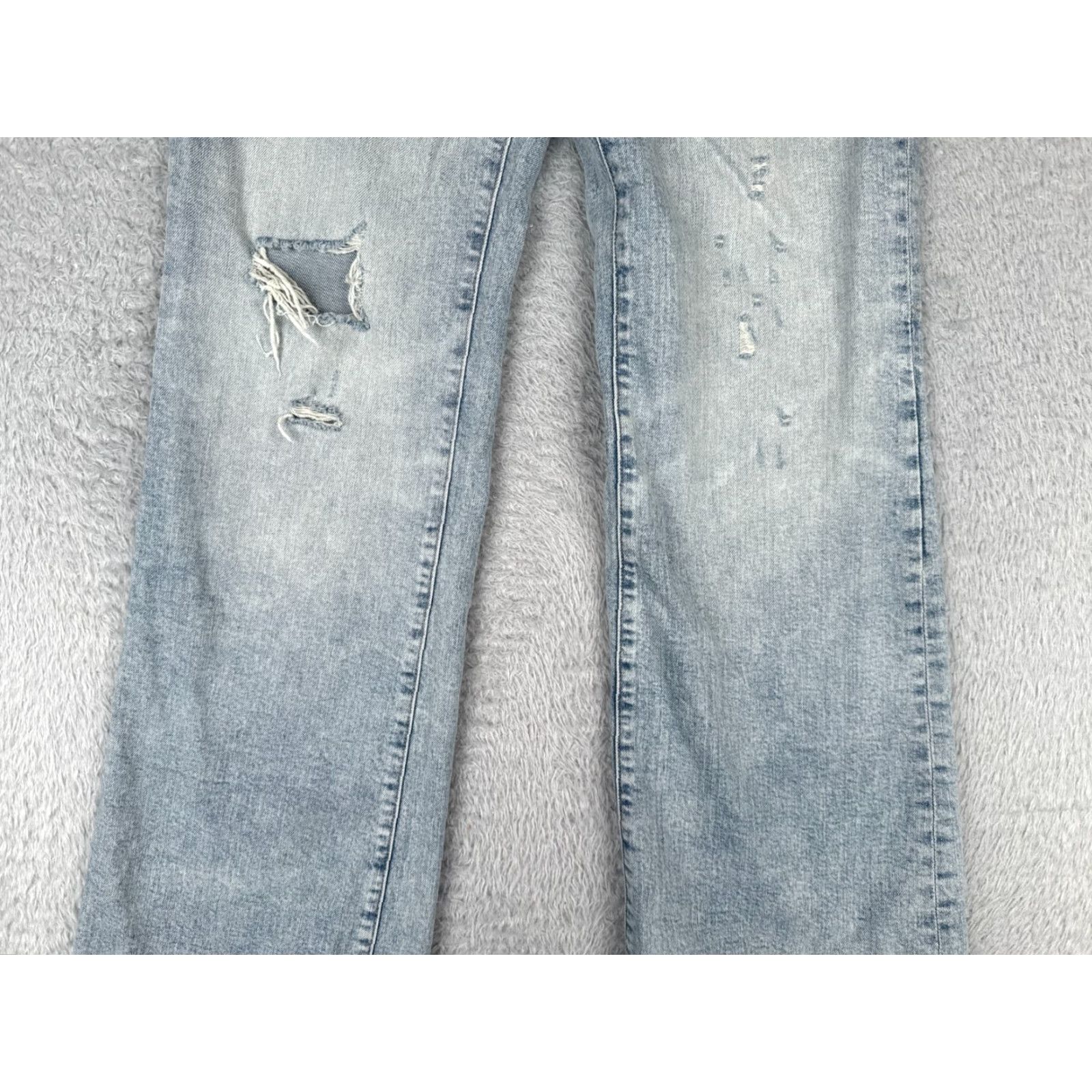 Vintage D. Jeans Womens Jeans Bootcut Distressed Light Wash Low Rise 30x31 Blue Cotton 4 Womens Jeans 30 Bootcut Distressed 4-in-1 Size 27" / US 4 / IT 40 - 3 Thumbnail