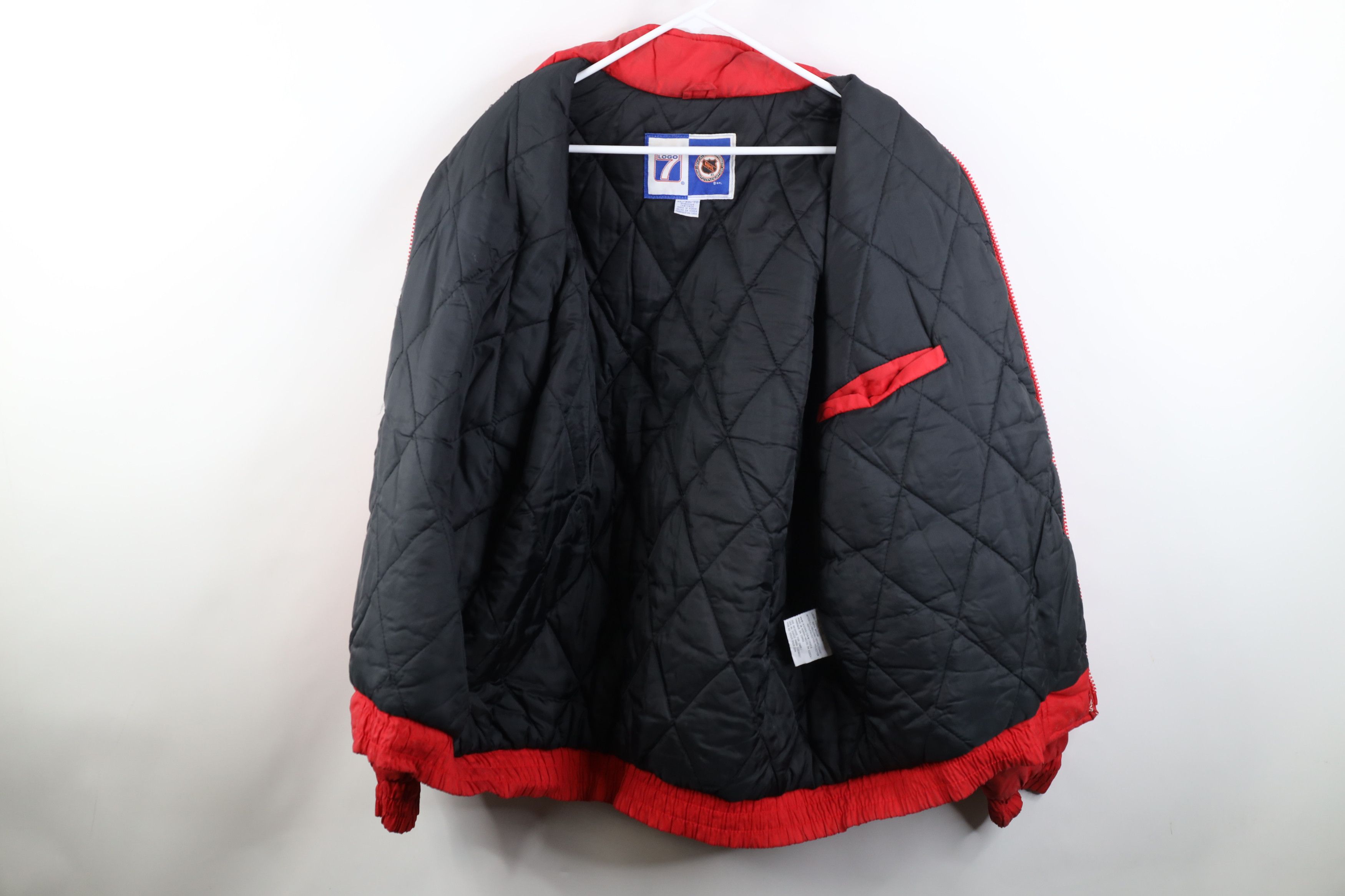 Vintage Vintage 90s Chicago Blackhawks Hockey Quilted Puffer Jacket Size US XL / EU 56 / 4 - 12 Thumbnail