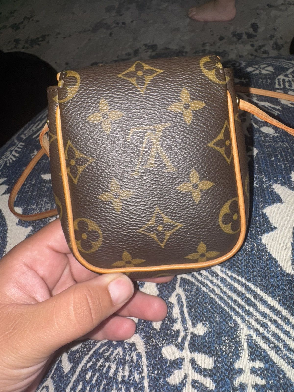 Louis Vuitton Louis Vuitton Cancun pouch Size ONE SIZE - 4 Thumbnail