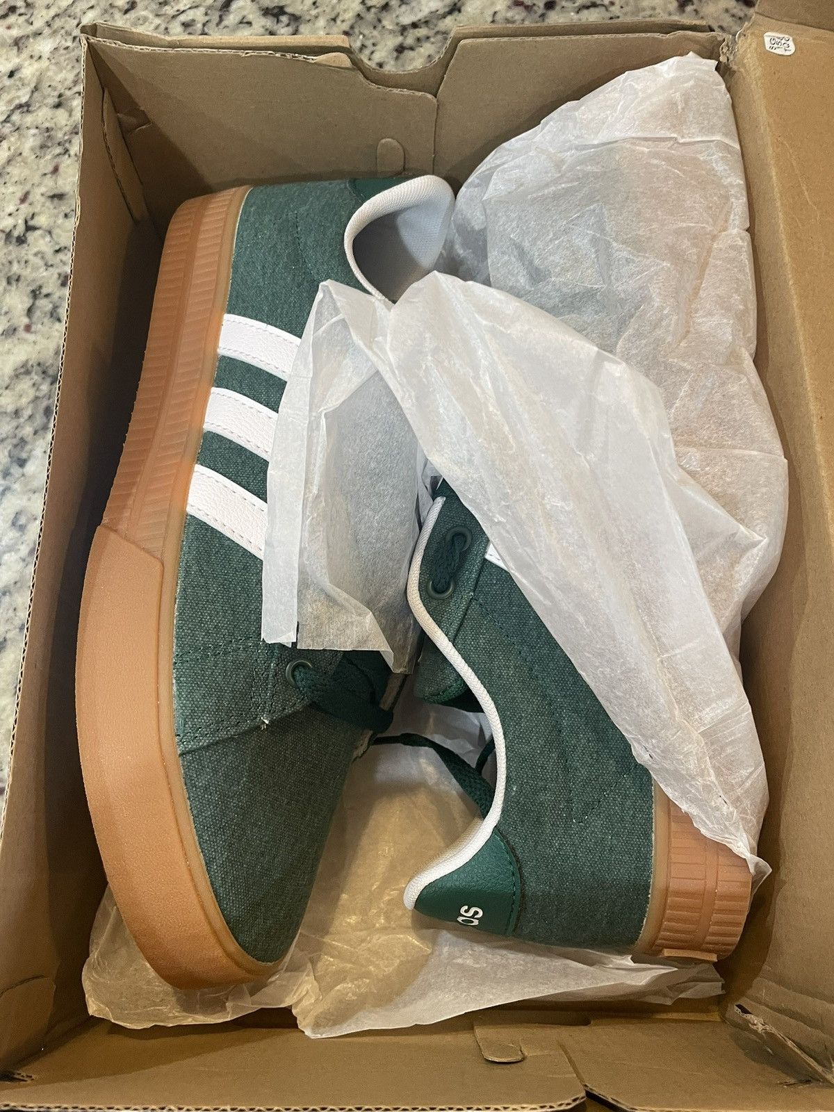 Adidas adidas Daily 3.0 Collegiate Men's Green Gum Size 9 1/2 Size US 9.5 / EU 42-43 - 5 Thumbnail