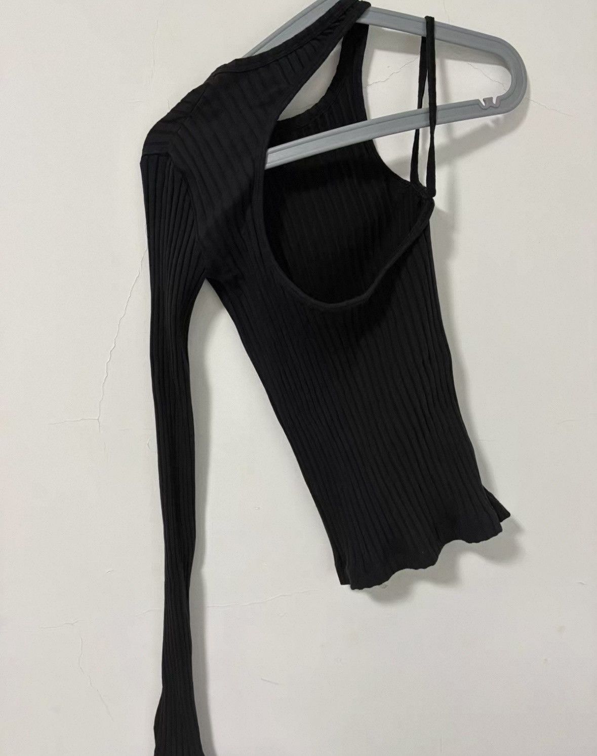 Helmut Lang Helmut Lang Semi-backless irregular knitwear with long slee Size XS / US 0-2 / IT 36-38 - 2 Thumbnail