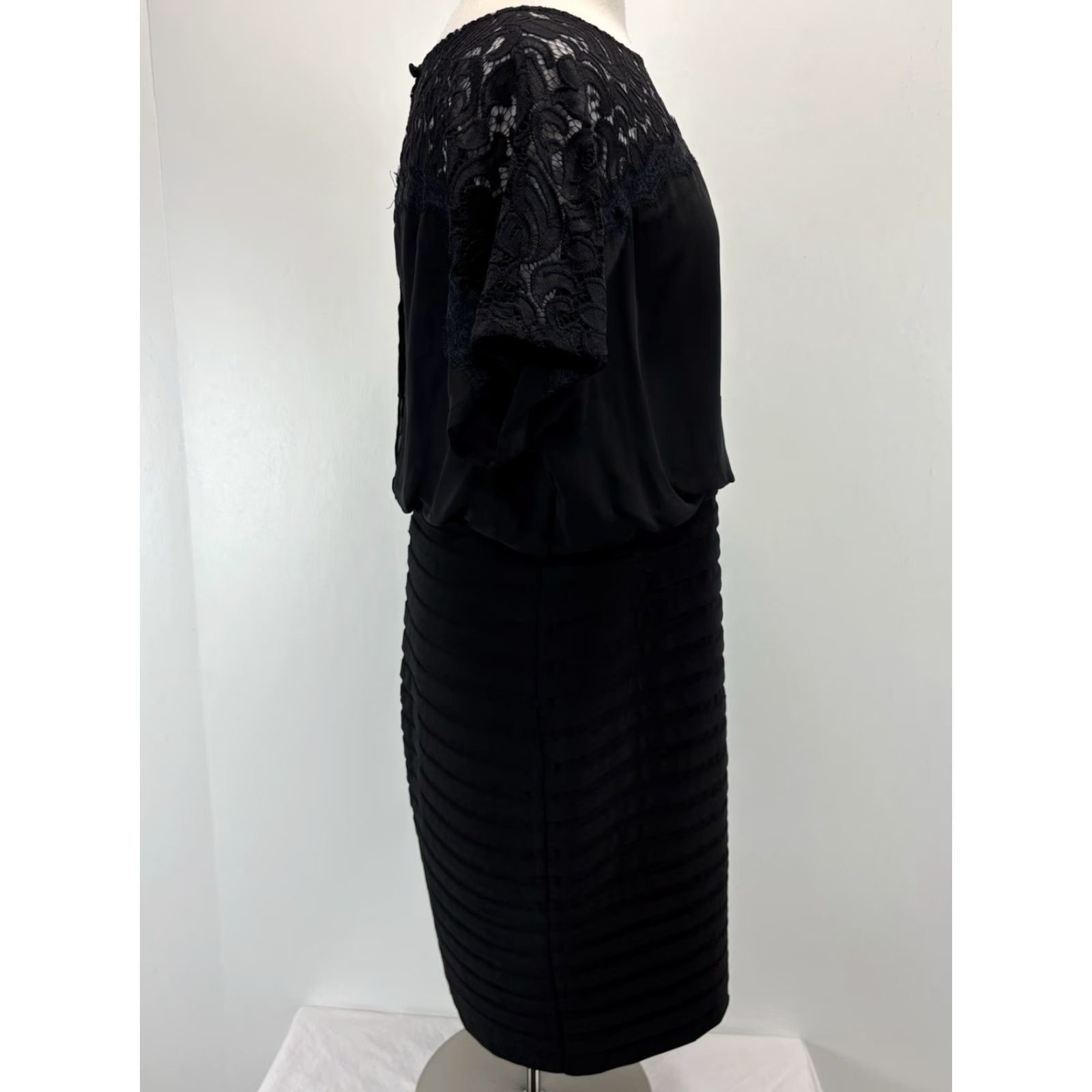 adrianna papell black tiered dress Sleeveless Notch Neck Tiered Mesh Gown In Black main image 1