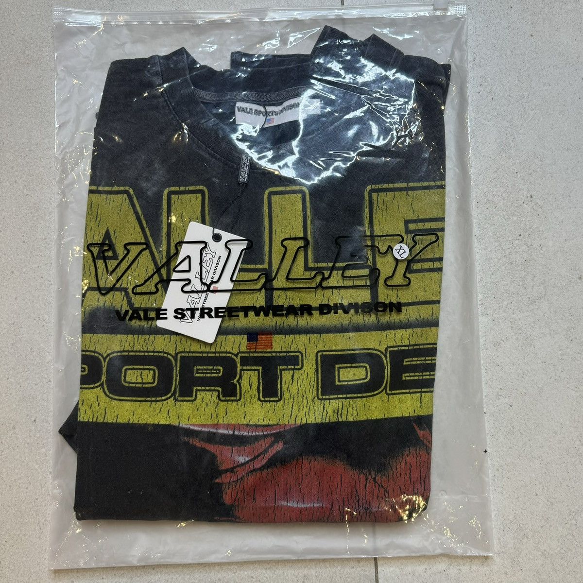 Vale Vale Forever Hellboy Long sleeve SIZE SMALL Size US S / EU 44-46 / 1 - 3 Thumbnail