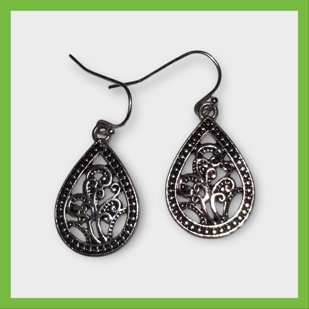 The Unbranded Brand × Vintage Women's Unbranded Silver Earrings Size ONE SIZE - 1 Thumbnail