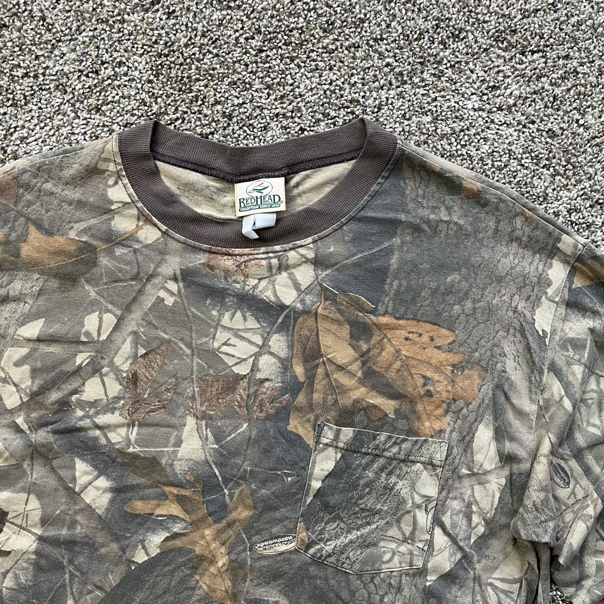 Carhartt × Realtree × Vintage Vintage 90s Realtree Camo 2 Tone Pocket Tee Shirt Large Size US L / EU 52-54 / 3 - 2 Thumbnail