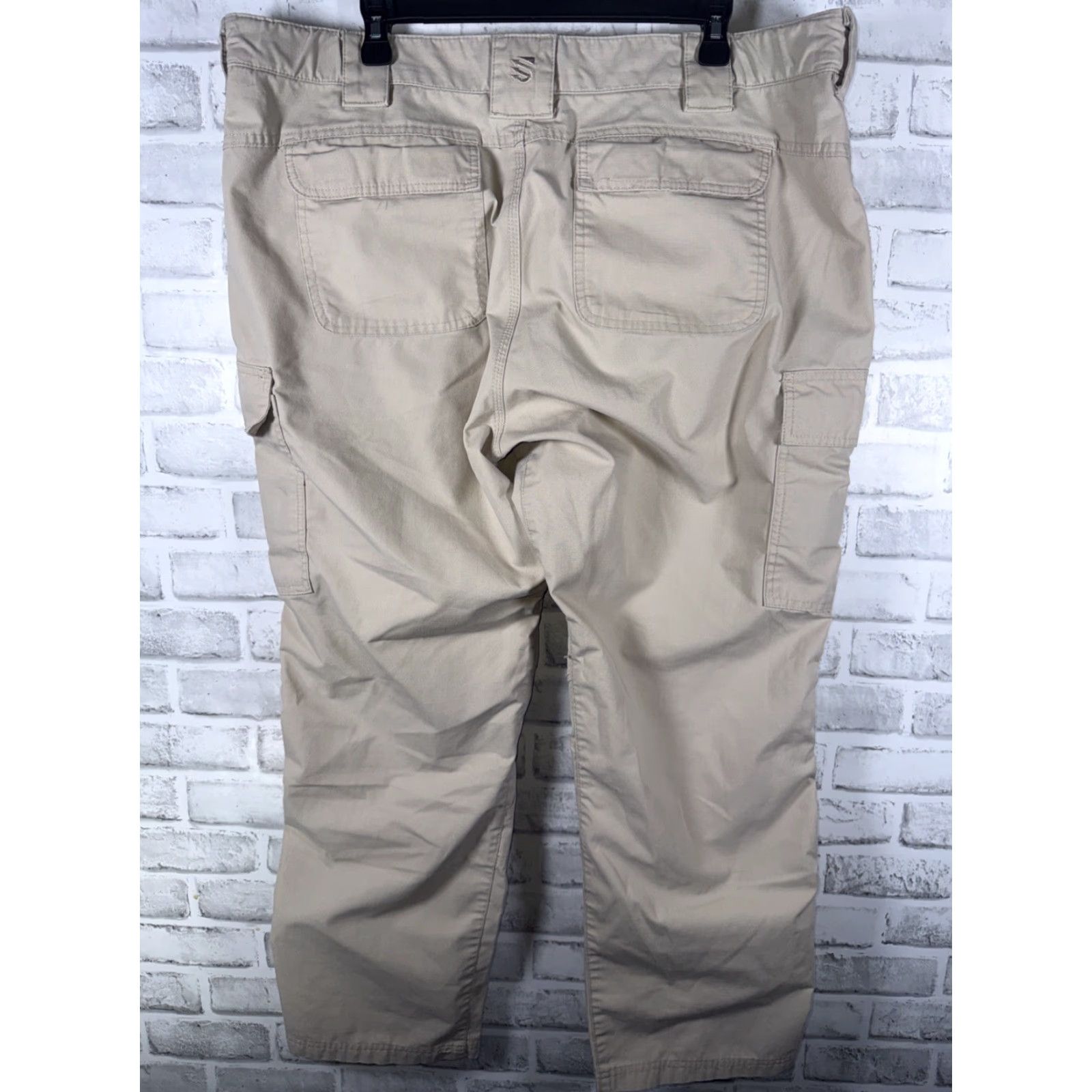Vintage BLACKHAWK! Beige Tactical Cargo Pants Mens Size 40x36 Cargo Pants Beige Mens 40 X 36 Size US 40 / EU 56 - 4 Thumbnail