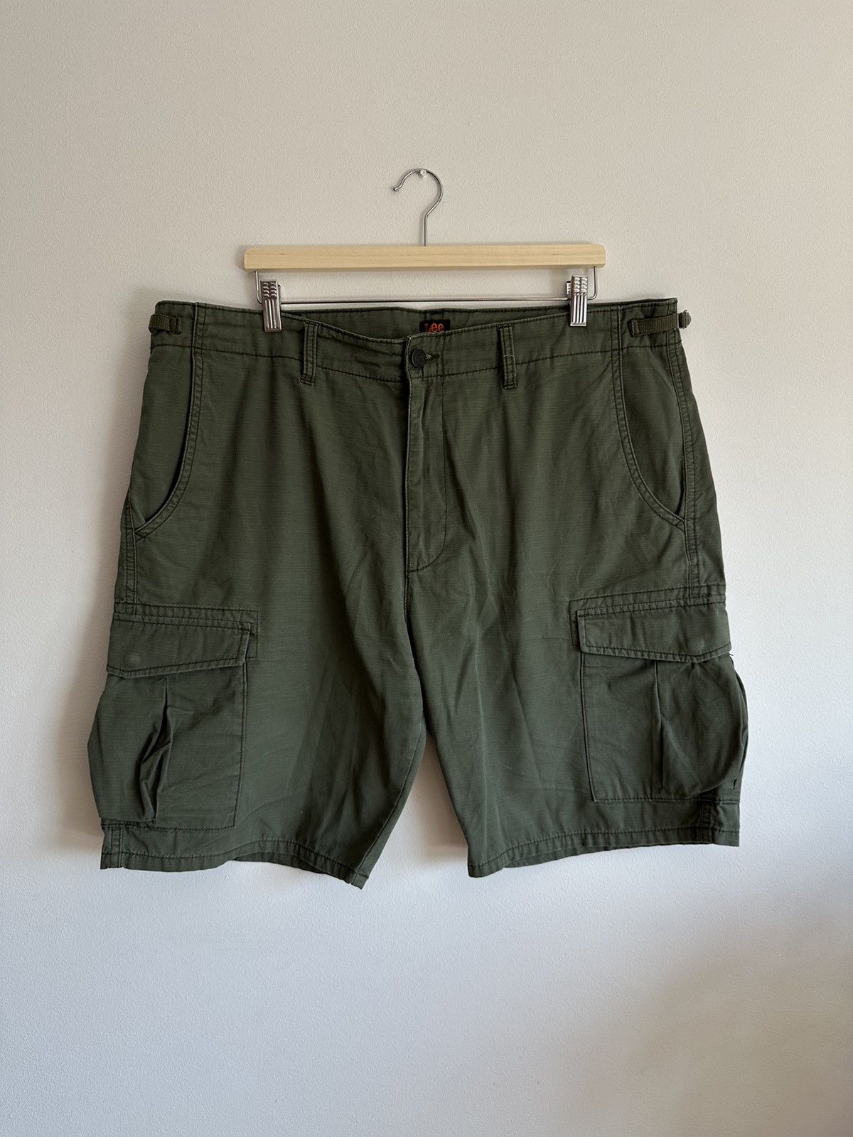 Lee Lee cargo shorts workwear streetwear Size US 38 / EU 54 - 1 Thumbnail