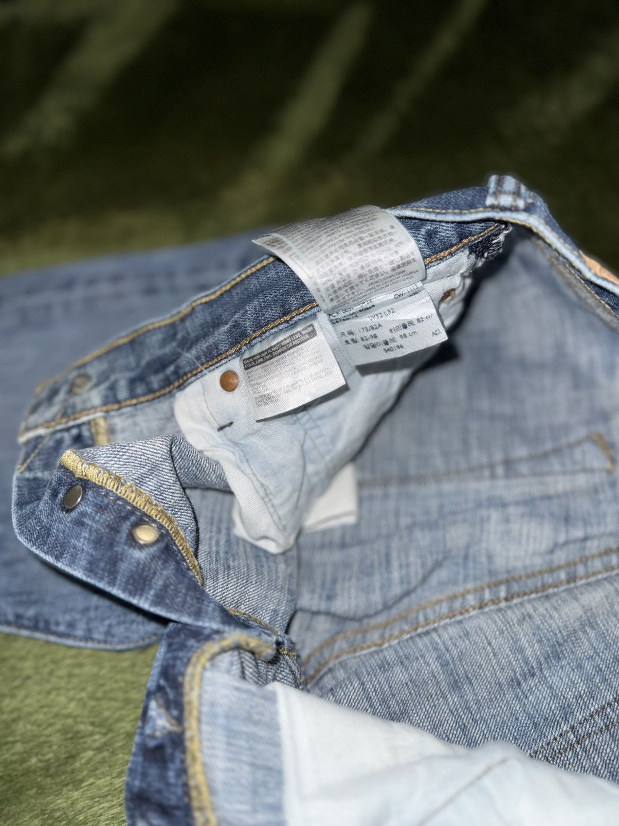 Levi's [W32/L32] Levi’s 501 Blank Tab Vintage Washed Denim Pants Size US 32 / EU 48 - 5 Thumbnail