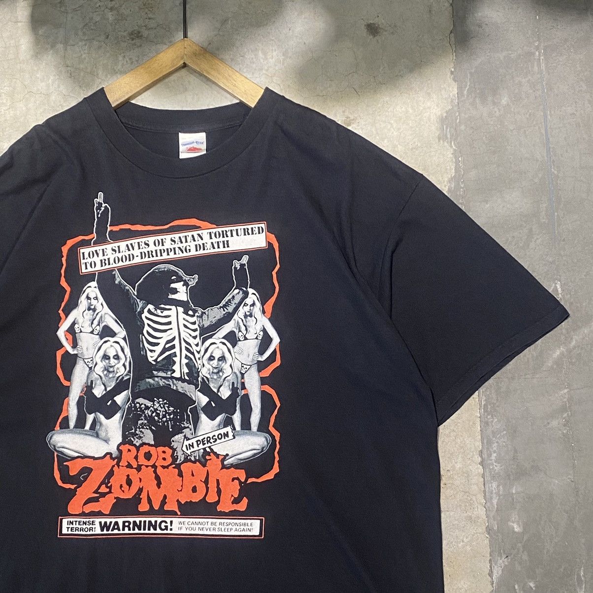 Band Tees Vintage Early 2000 Rob Zombie It’s Deadly Nightmare Band Tee Size US XXL / EU 58 / 5 - 1 Thumbnail