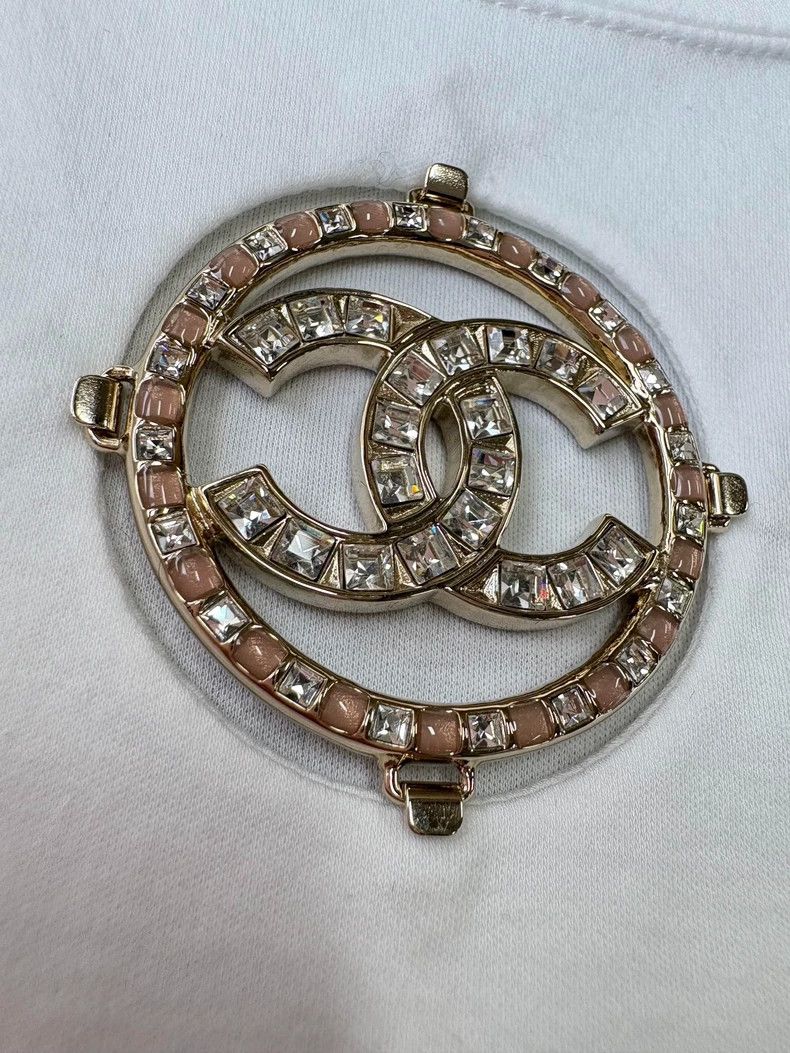 Chanel Chanel Chest medal rhinestone double c logo white short-sl Size XXS / US 00 / IT 34 - 3 Thumbnail