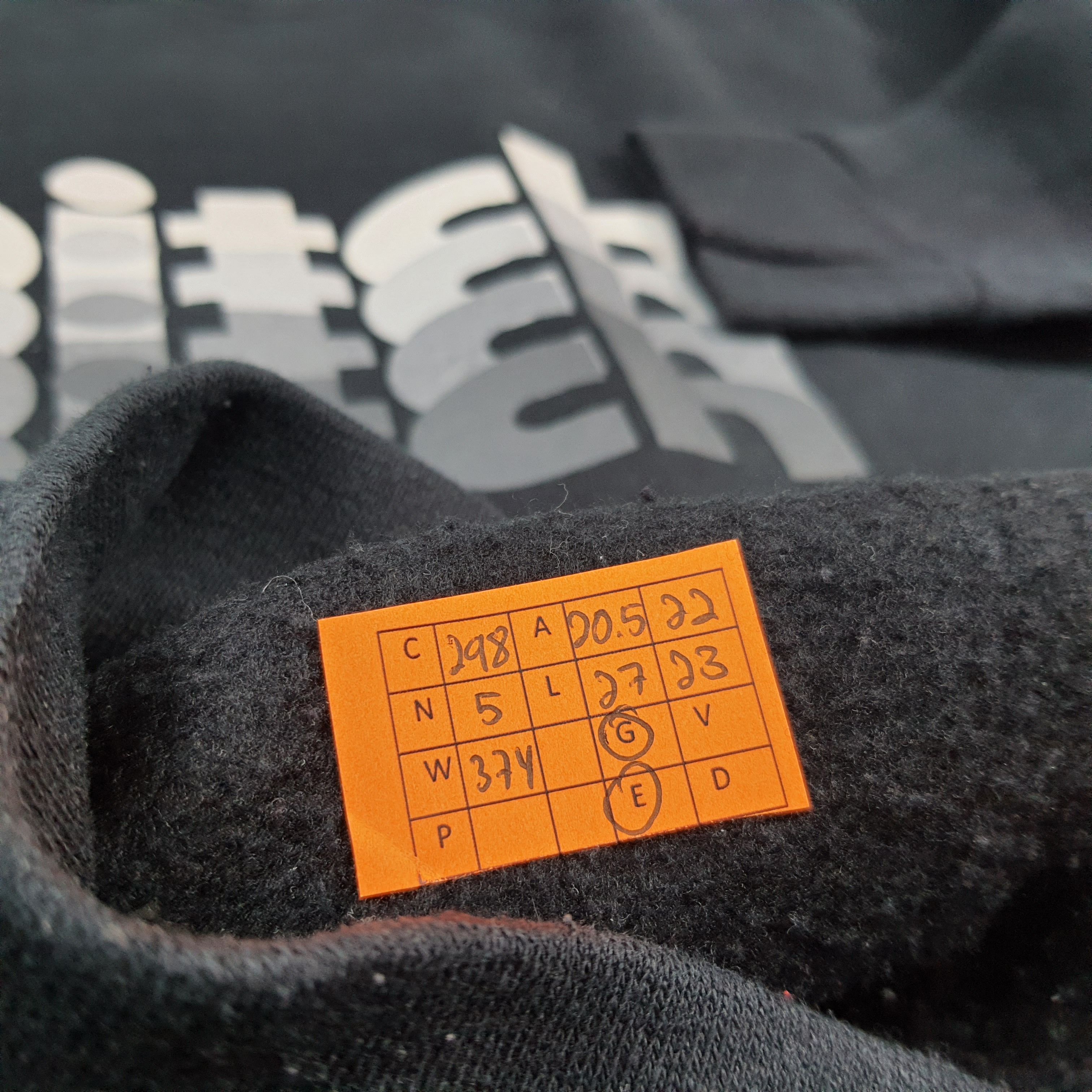 Vintage Vintage Bitch Skateboards Streetwear Sweatshirt C298N5 Size US S / EU 44-46 / 1 - 6 Thumbnail