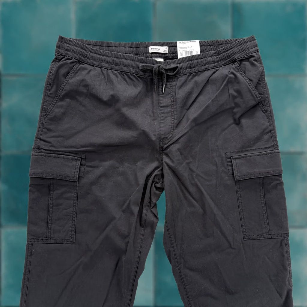 Vintage Sonoma Everyday Pull-On Cargo Pants Mens XL Black Cotton Stretch NWT Casual Solid Pocketed Front Drawstring Relaxed Fit Tapered Leg Size US 36 / EU 52 - 1 Thumbnail
