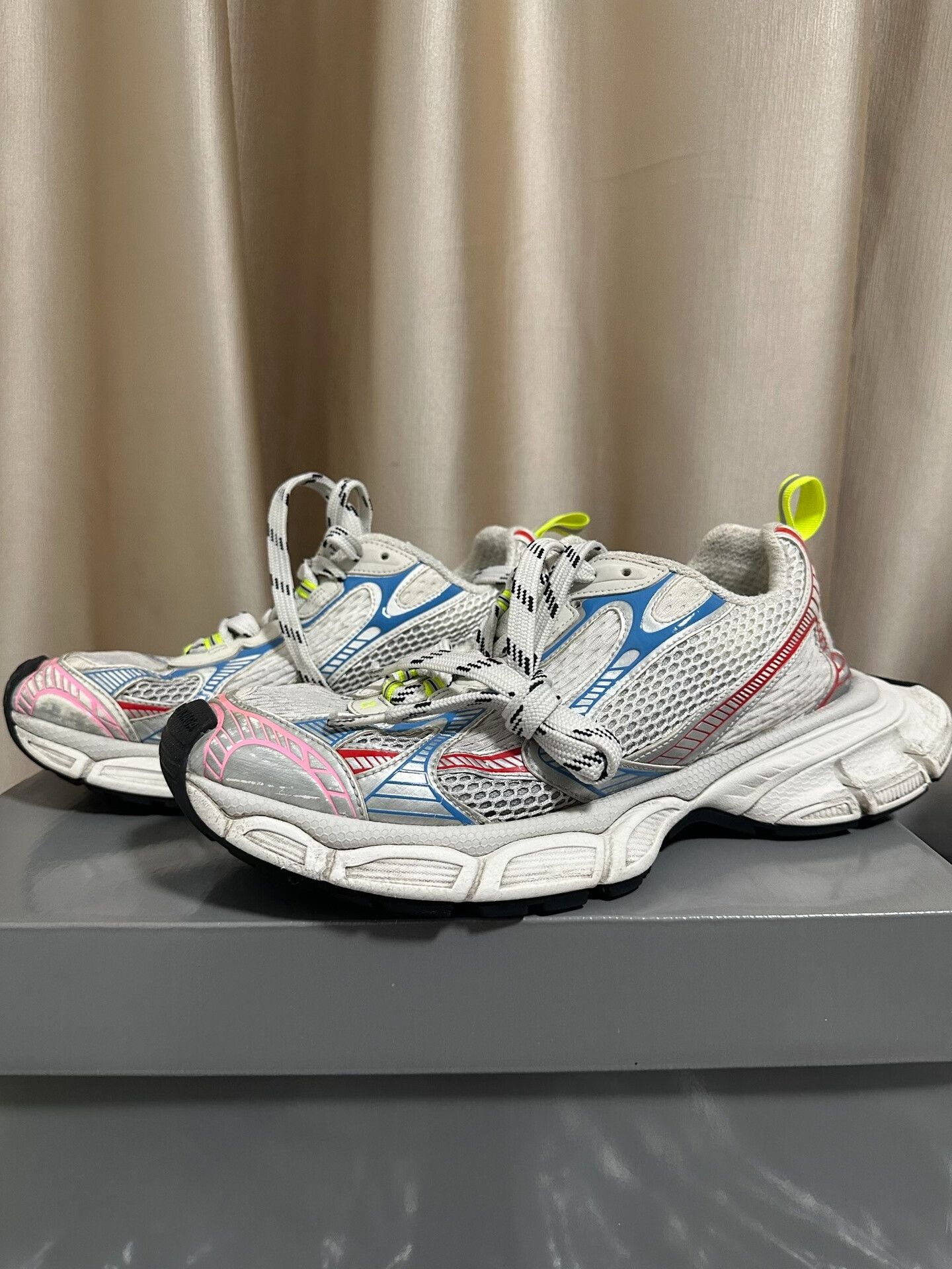 Balenciaga Balenciaga Distressed White Red Blue Sneakers Size US 10 / EU 43 - 1 Thumbnail